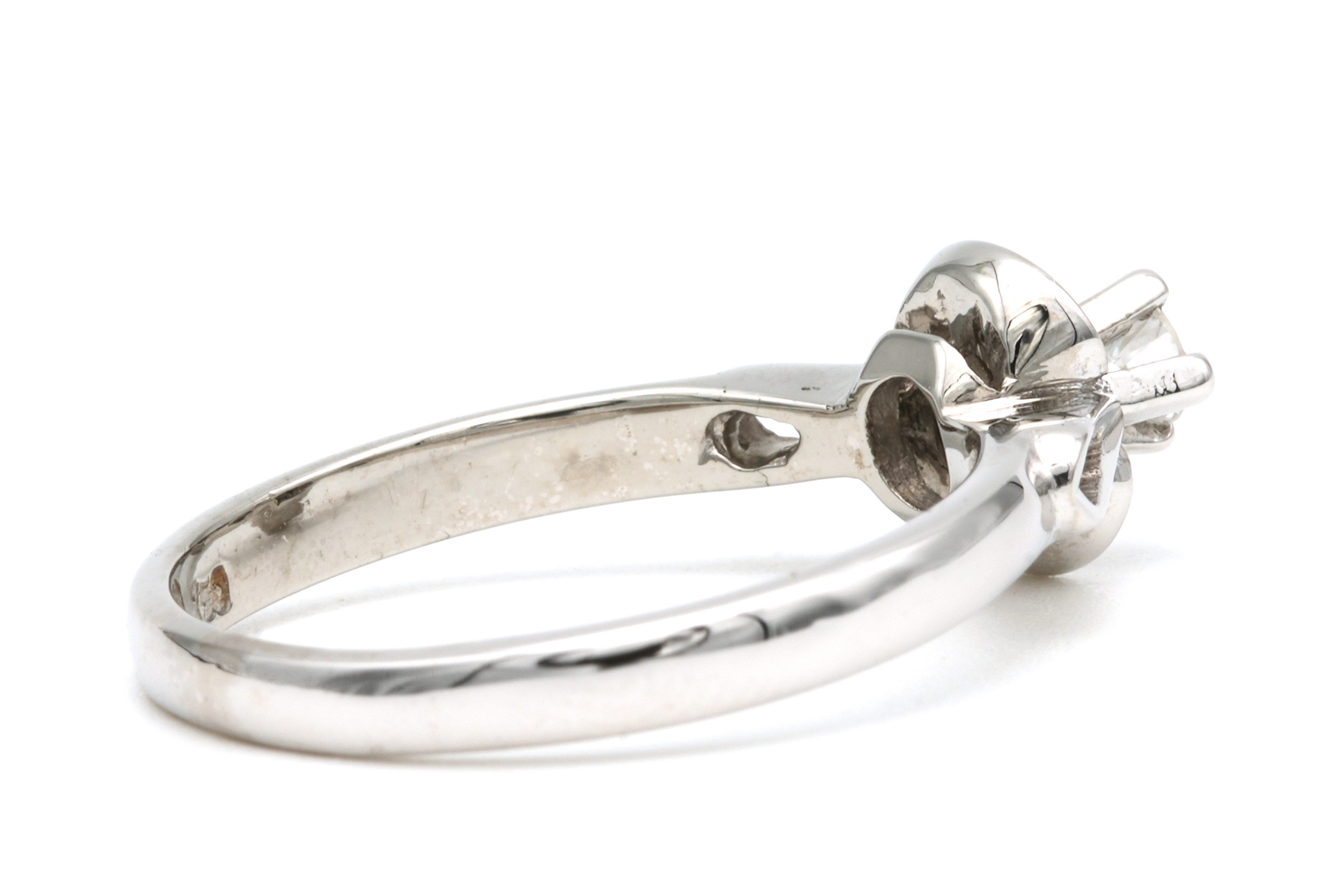 Solitaire Art Déco en or blanc 18 carats serti d'un diamant "taille" brillant (+-0.08ct) - 5