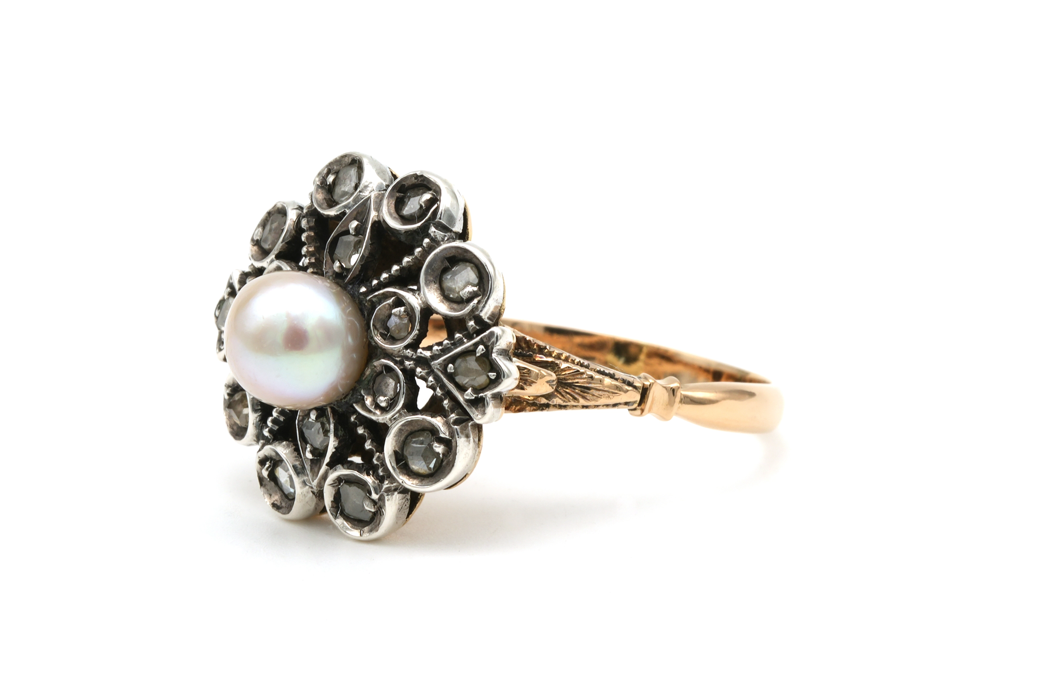 Bague Napoléon III en or jaune 18 carats et argent sertie d'une perle et de diamants "taille" rose - 2