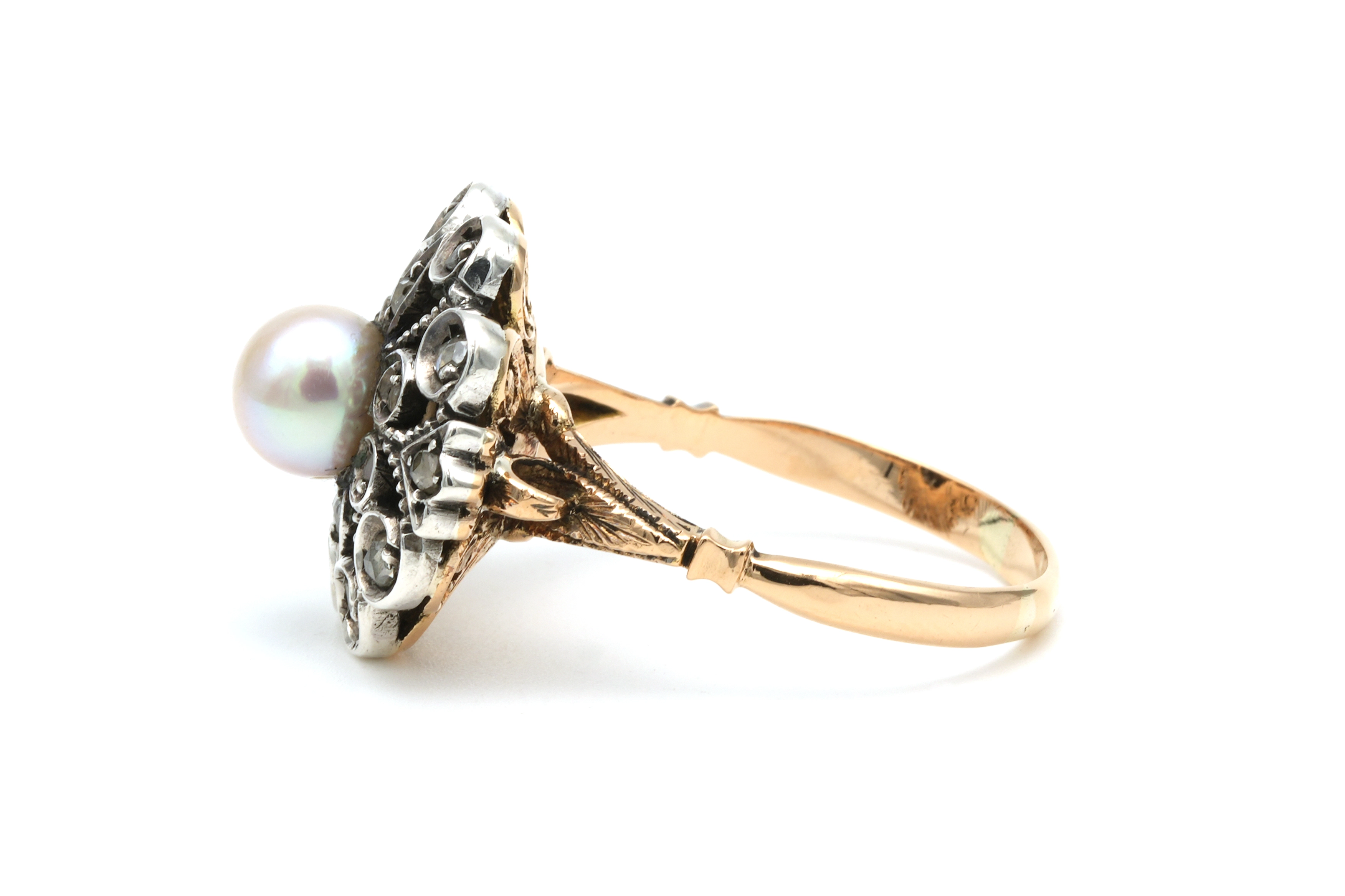 Bague Napoléon III en or jaune 18 carats et argent sertie d'une perle et de diamants "taille" rose - 3