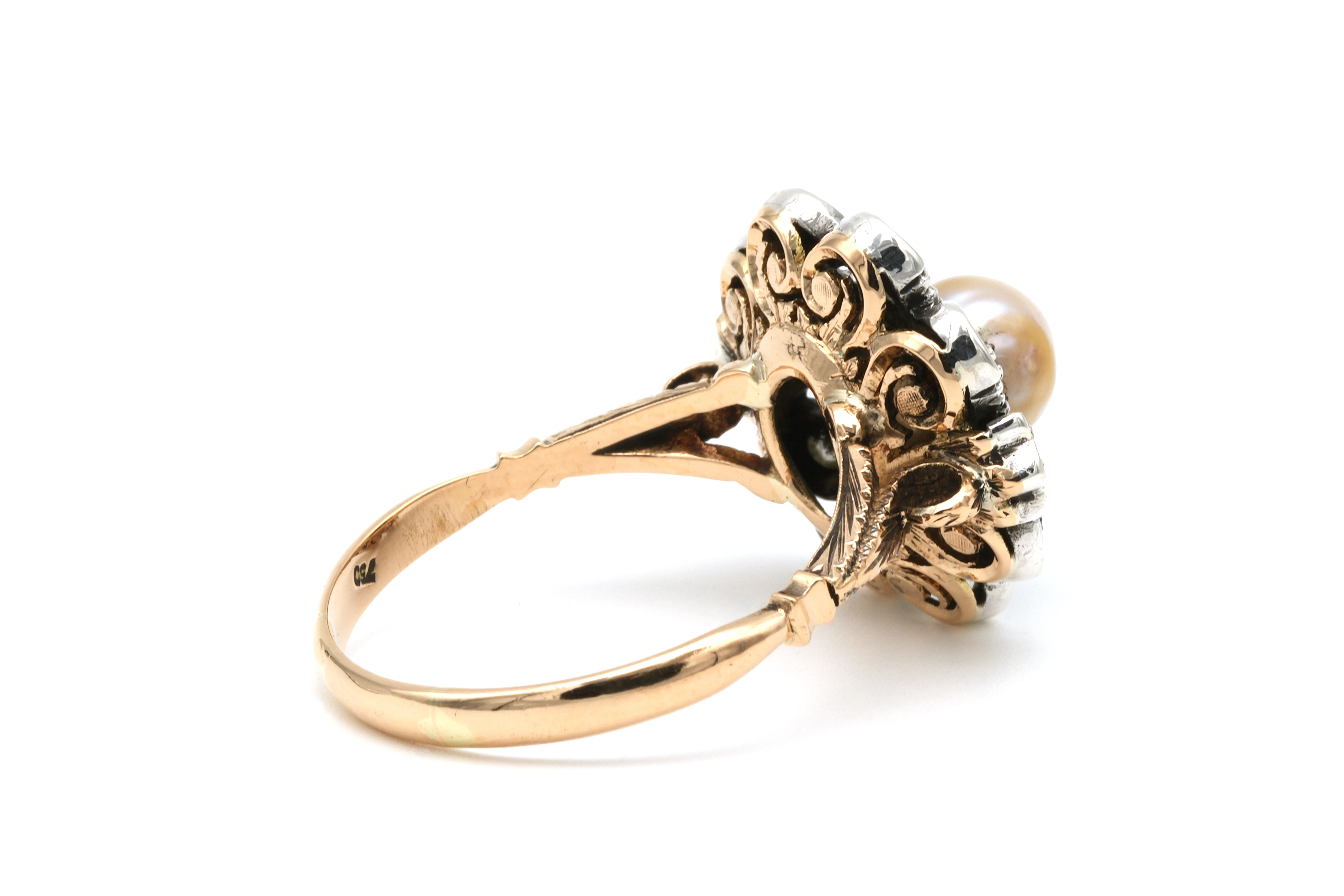 Bague Napoléon III en or jaune 18 carats et argent sertie d'une perle et de diamants "taille" rose - 5