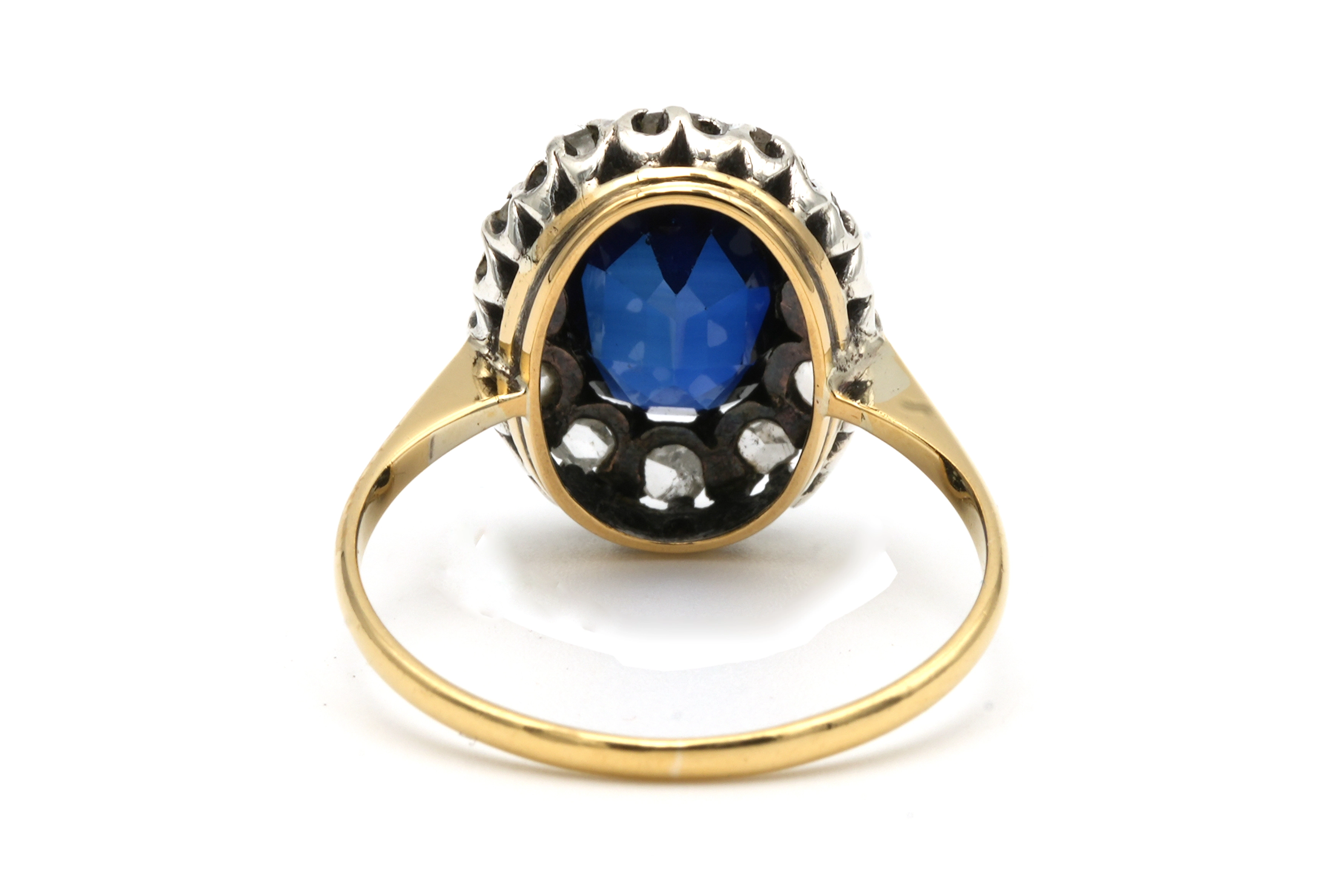 Bague Art Déco en or jaune 18 carats et argent sertie d'un saphir de synthèse et de diamants "taille" rose - 4