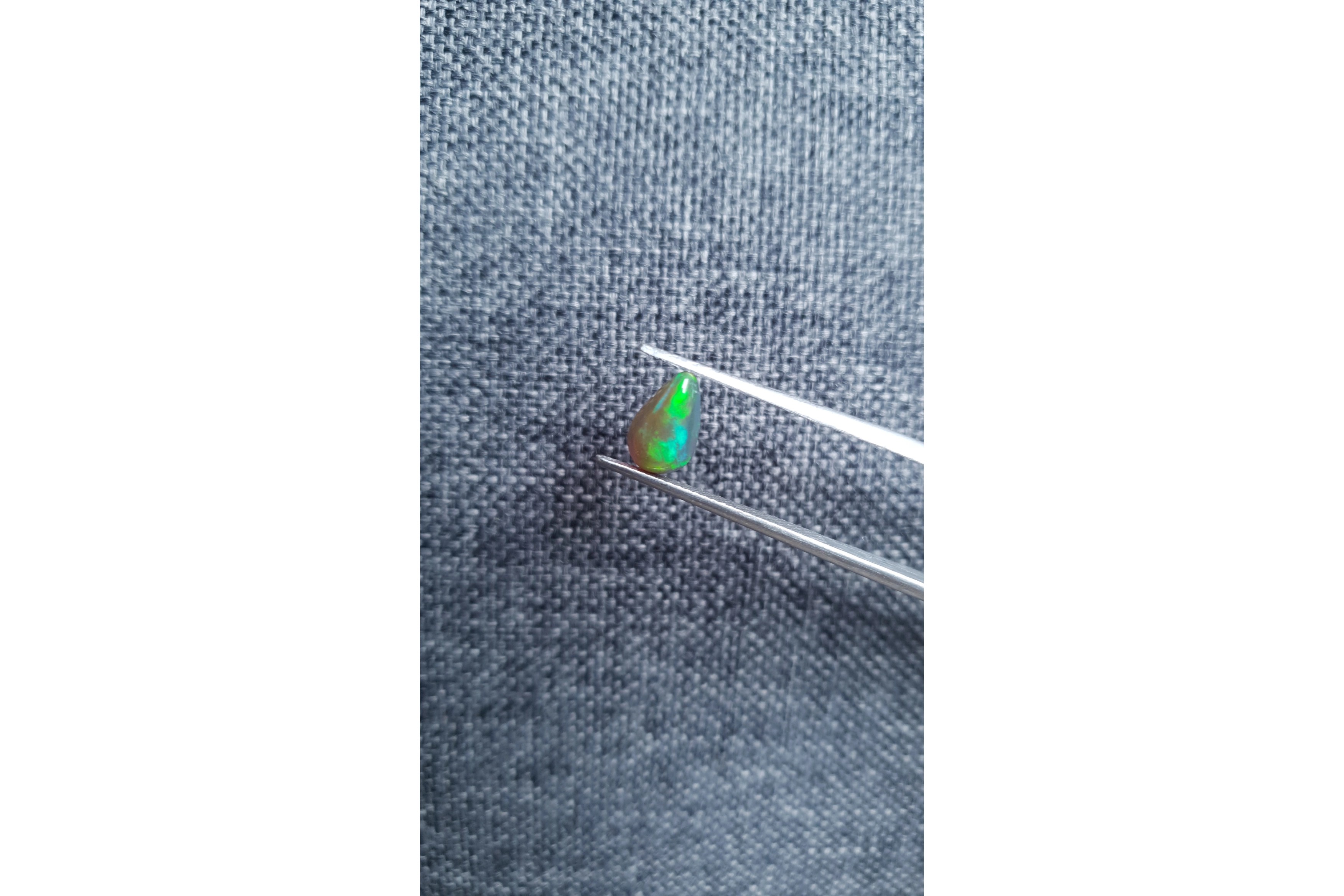 Opale noire 1.80 ct - 1