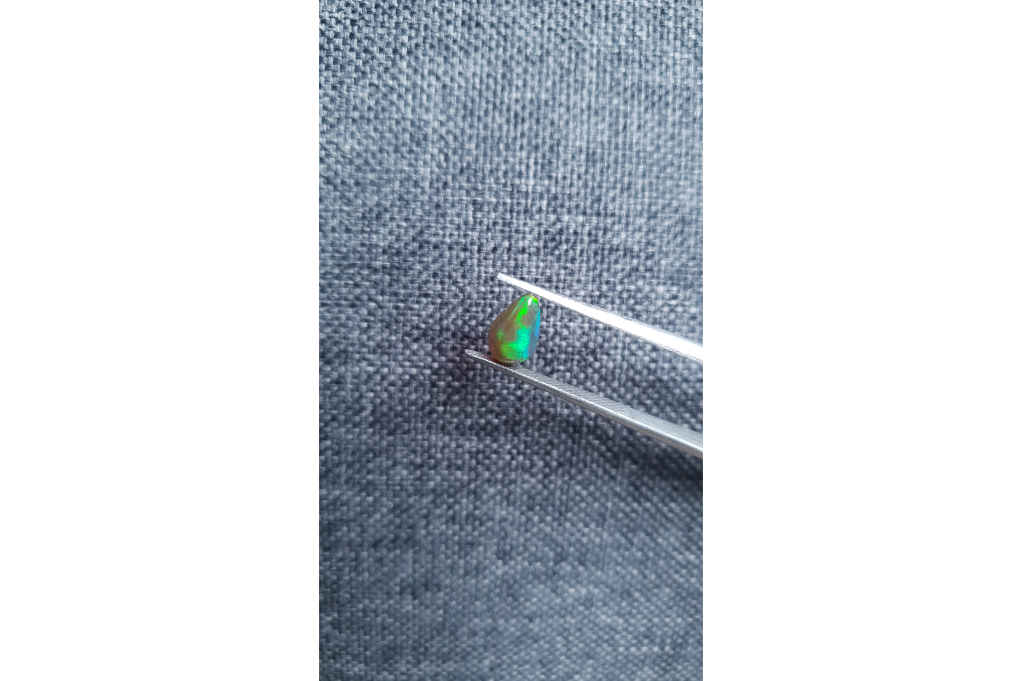 Opale noire 1.80 ct - 2