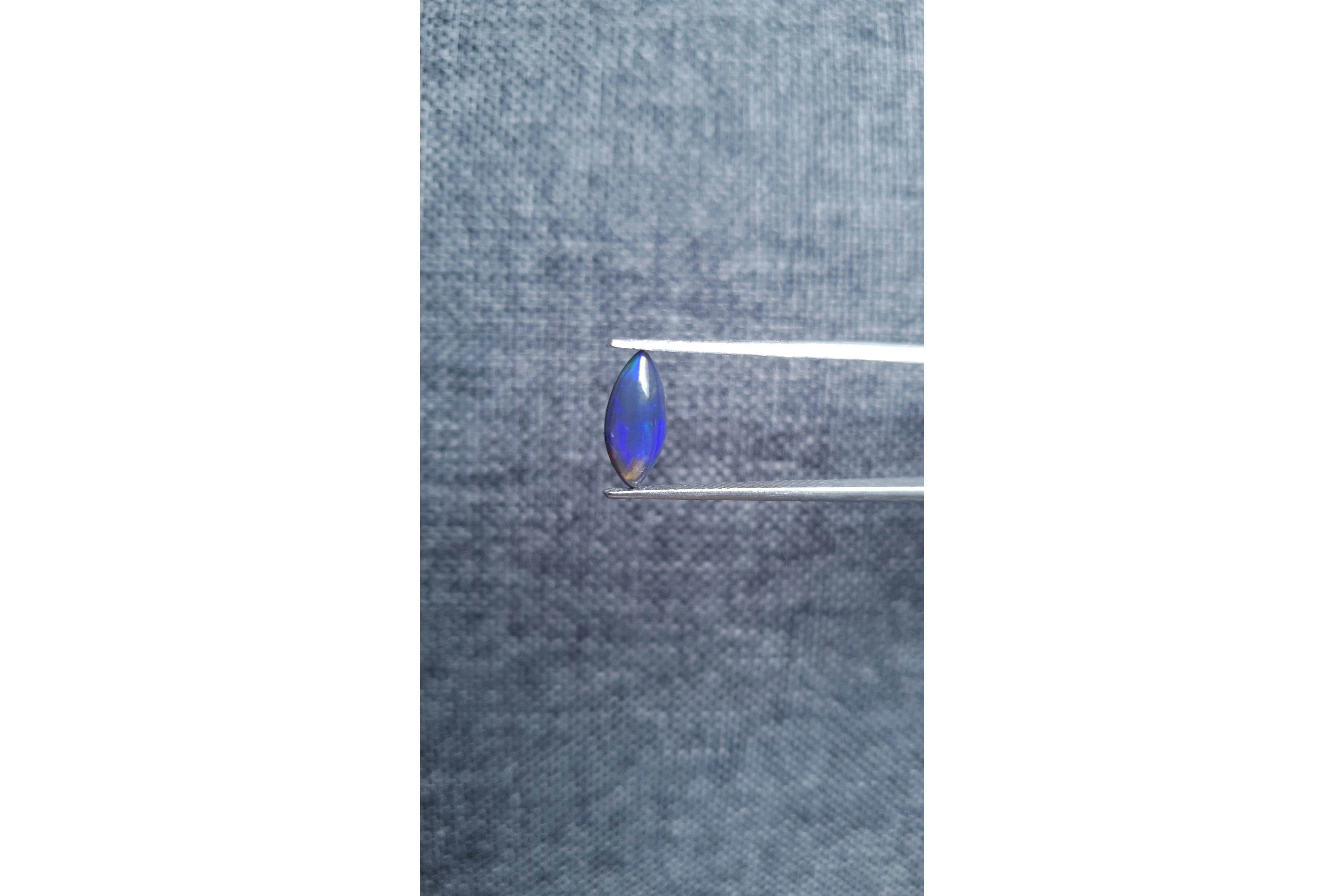 Opale noire 0.88 ct - 1