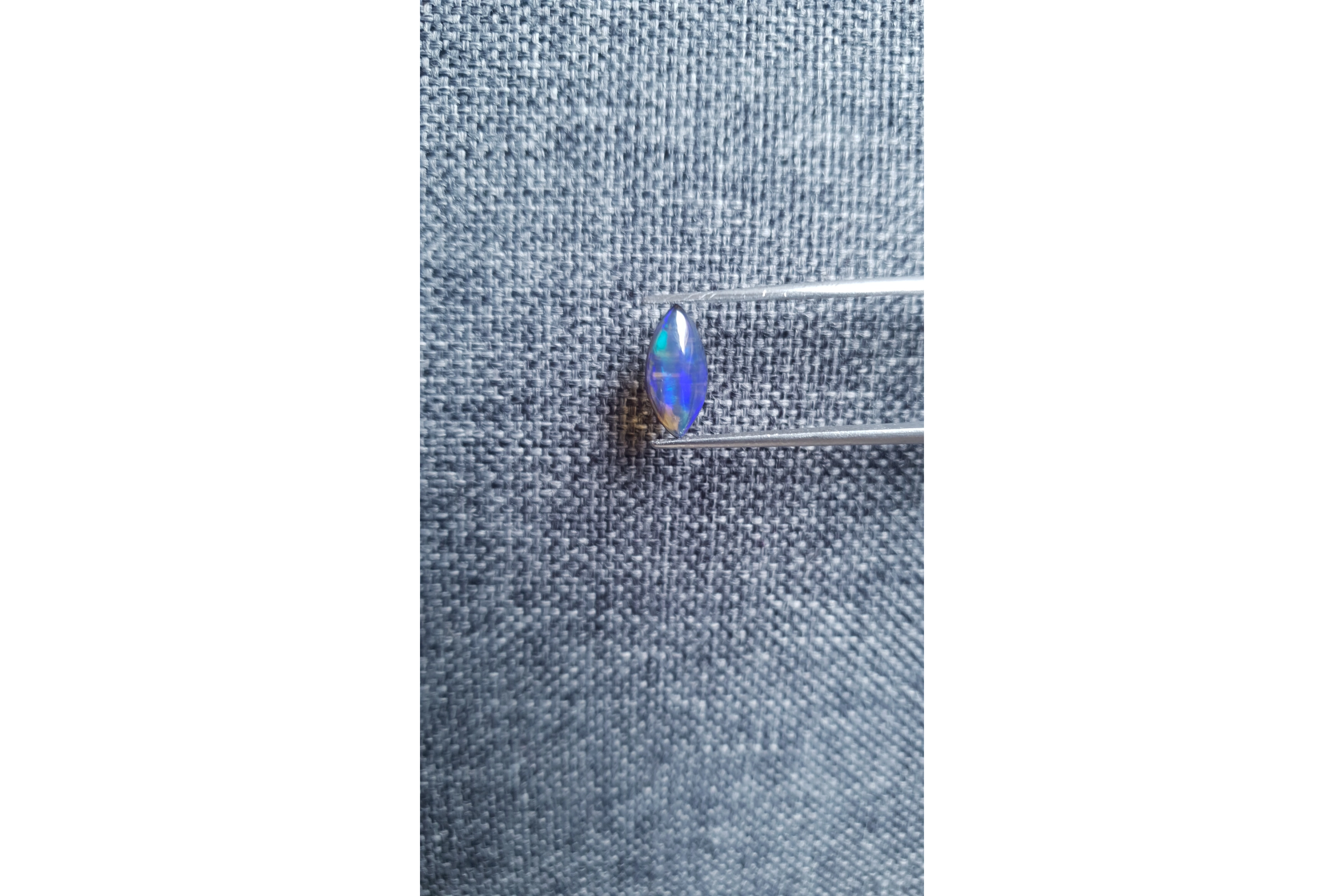 Opale noire 0.88 ct - 2