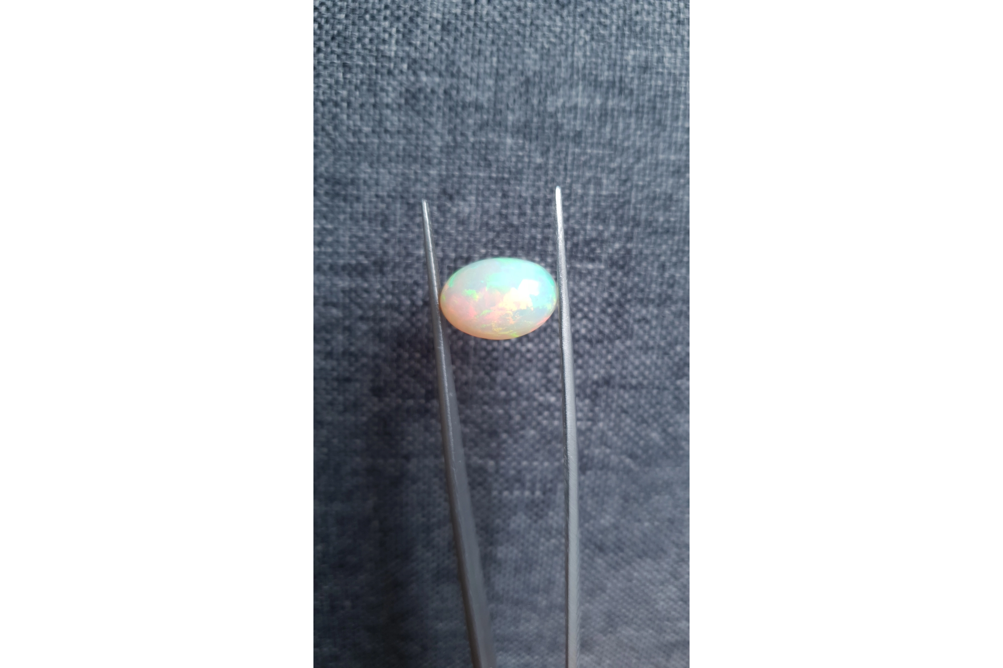 Opale blanche 5.73 ct -  - 1