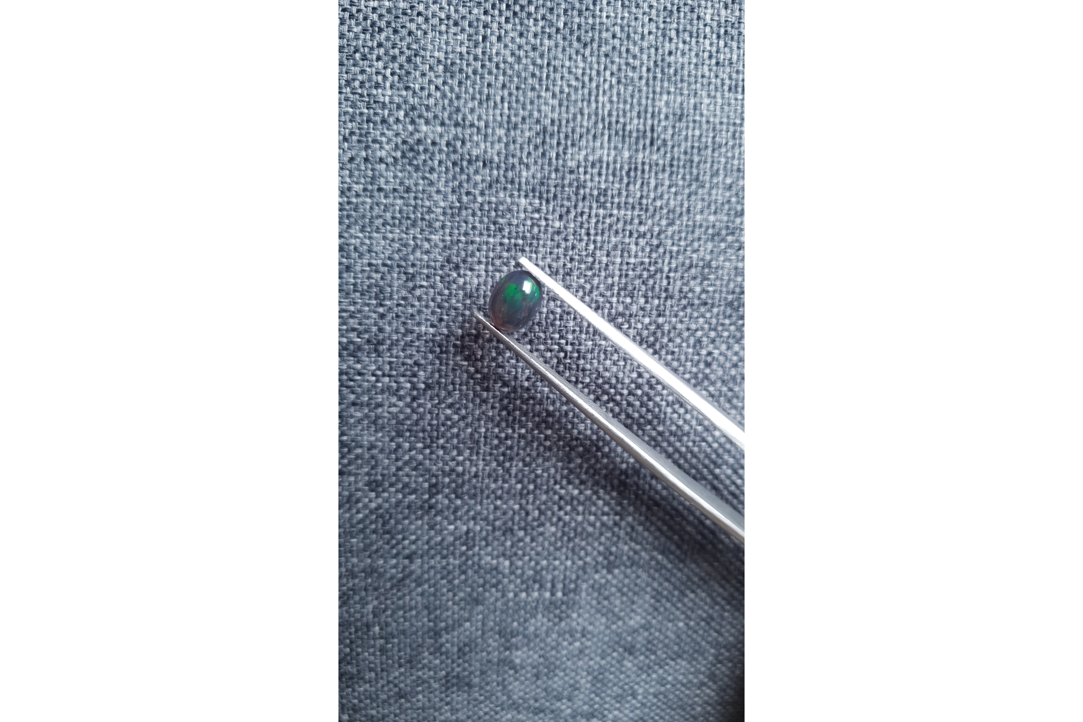 Opale noire 0.65 ct - 2