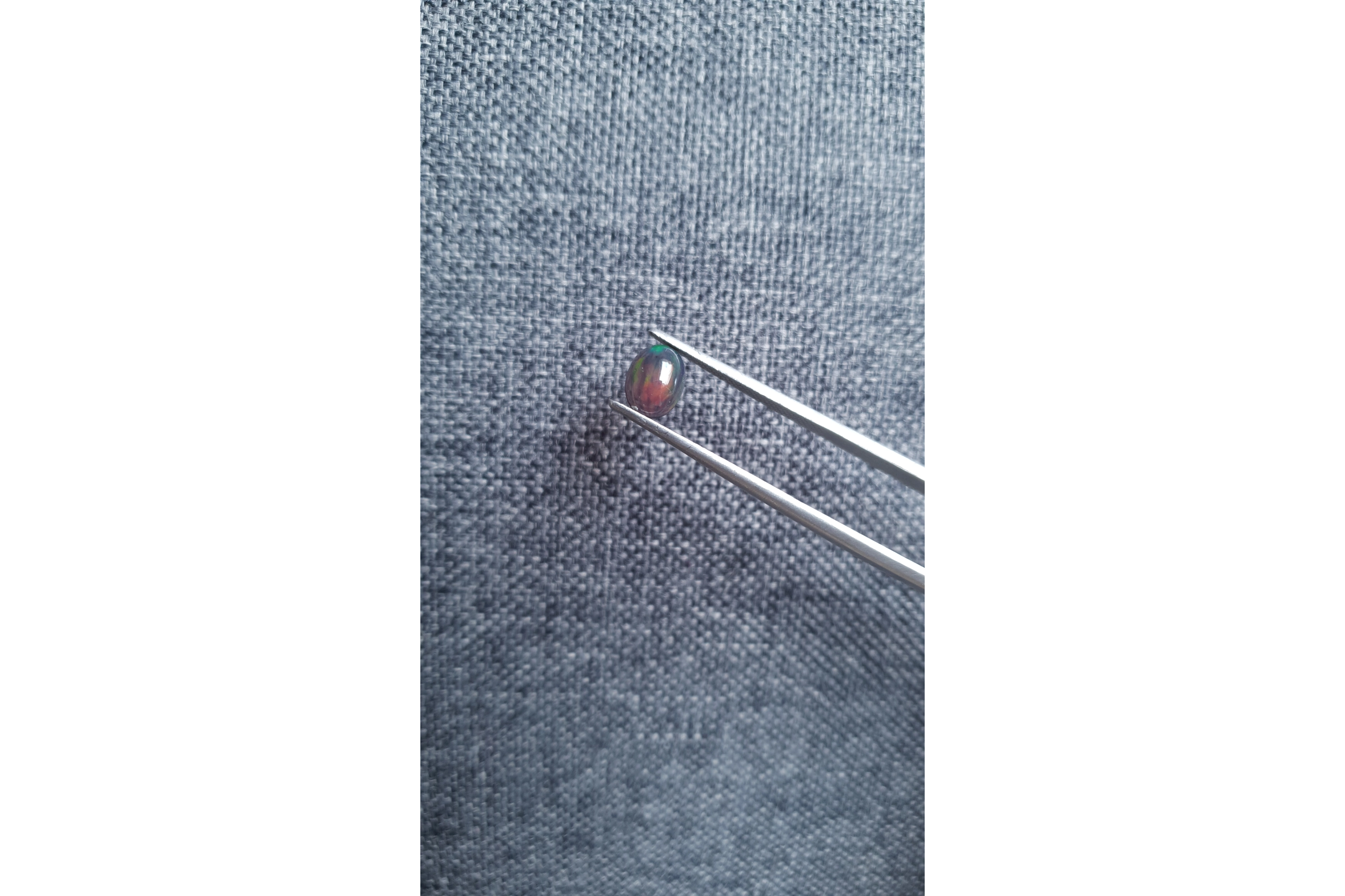 Opale noire 0.65 ct - 7