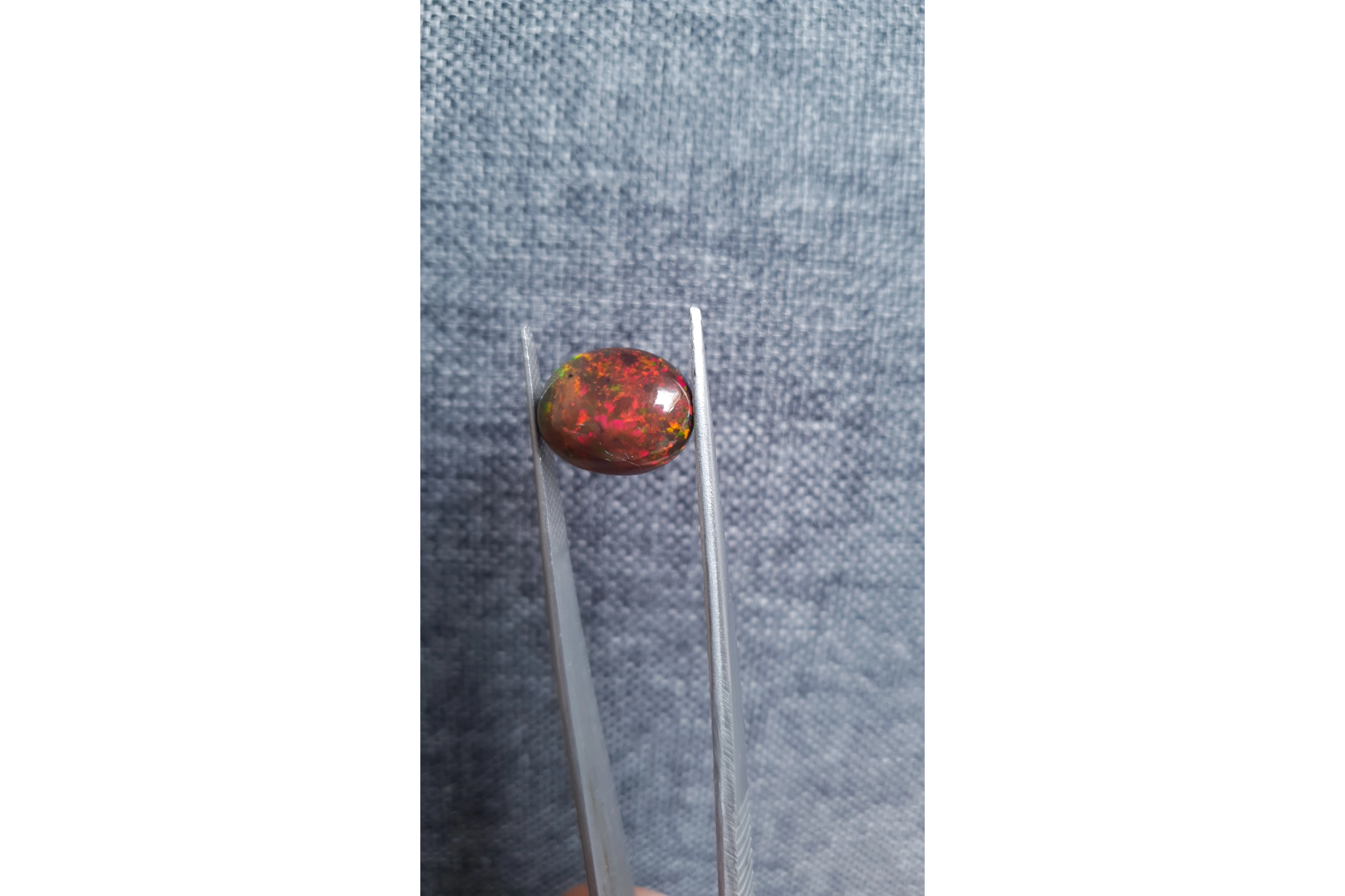 Opale noire 5.05 ct - 2