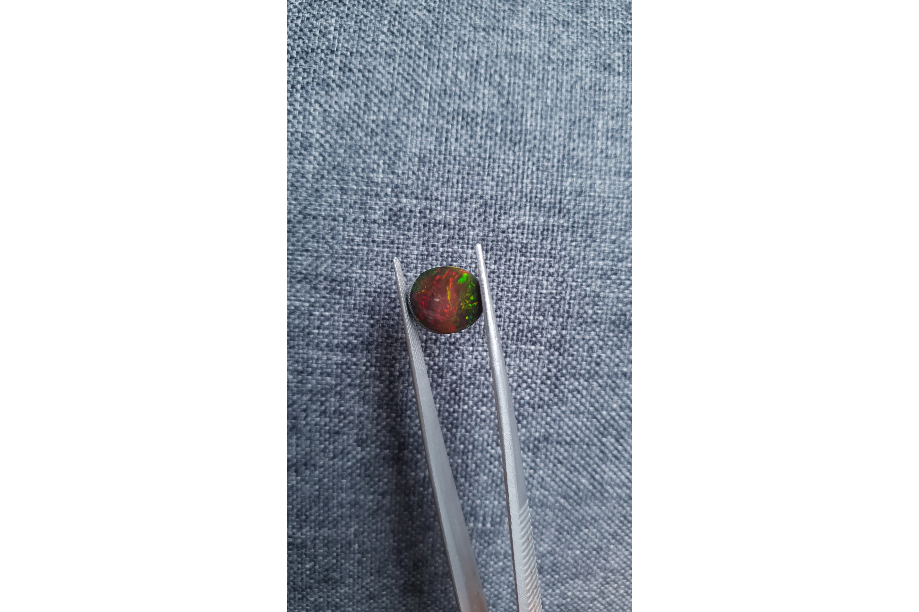 Opale noire 5.05 ct - 5