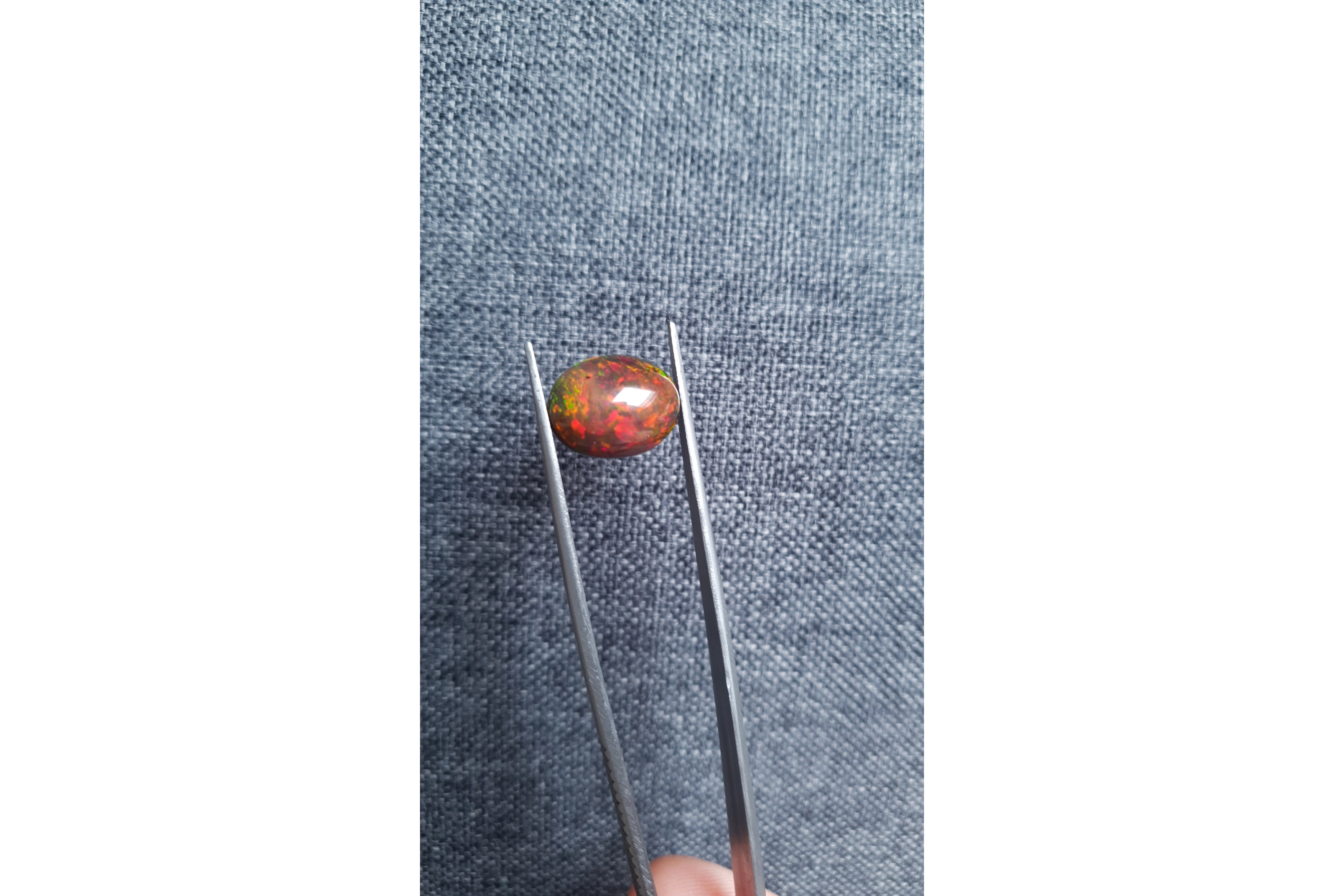 Opale noire 5.05 ct - 7