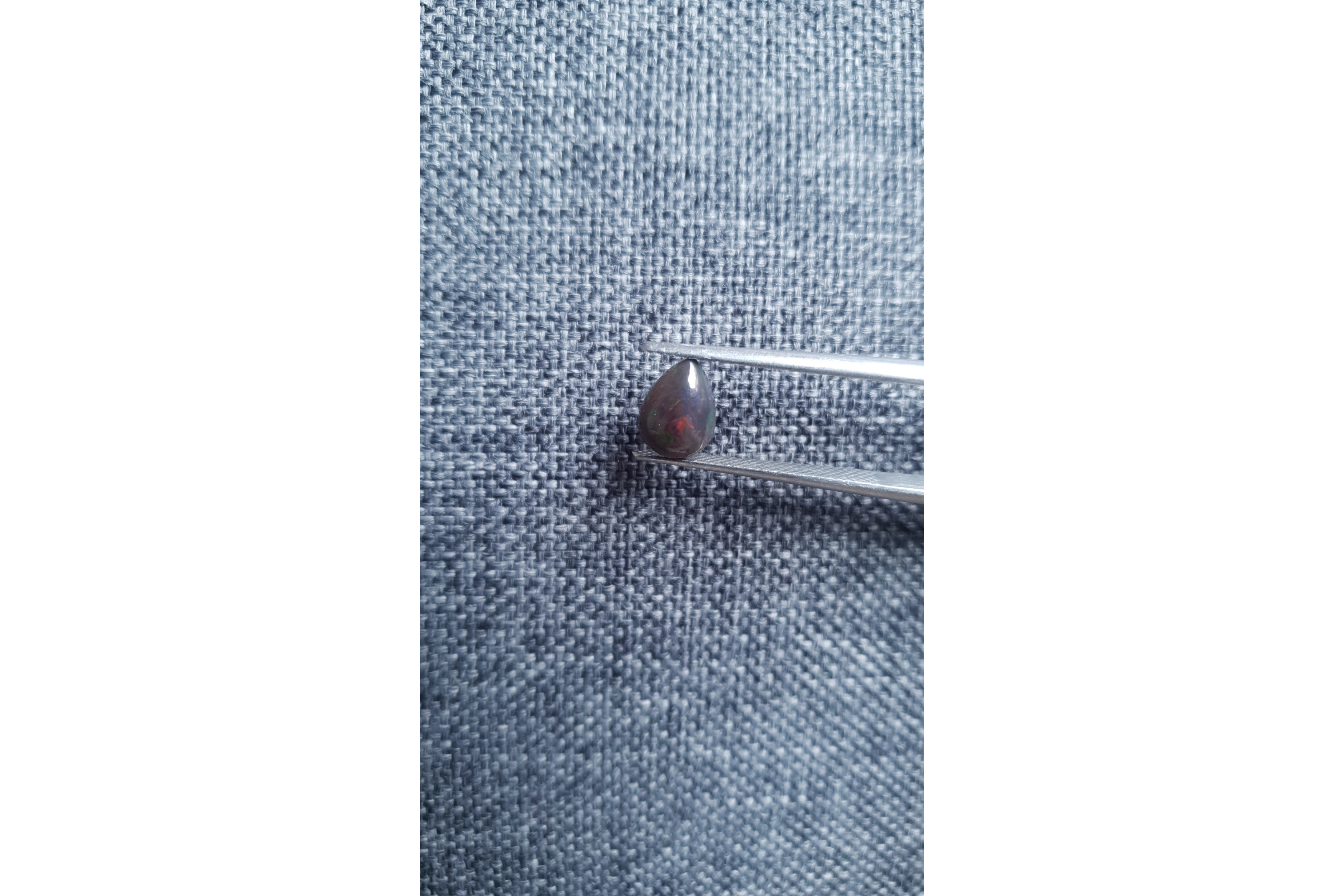 Opale noire 0.78 ct - 2