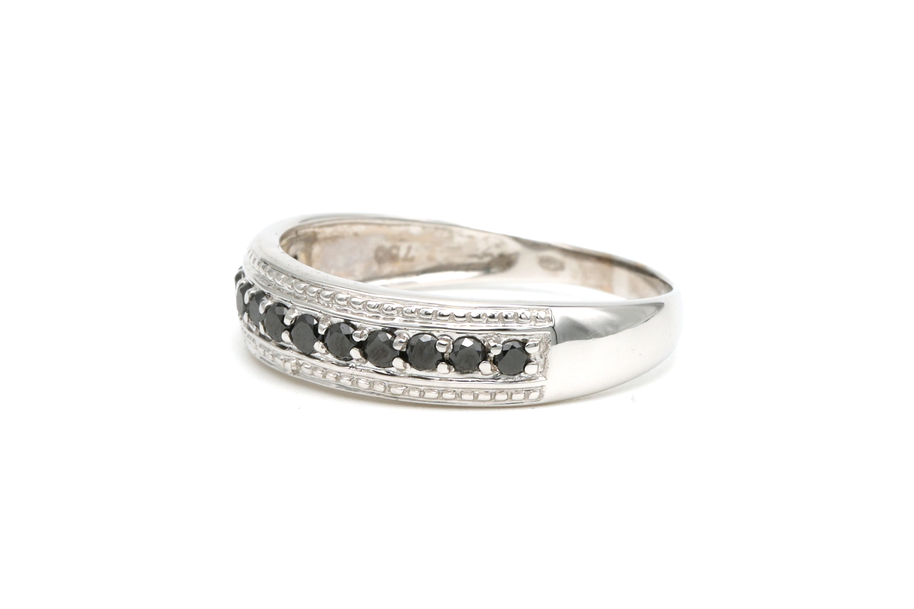 Bague contemporaine en or blanc 18 carats sertie de saphirs - 2