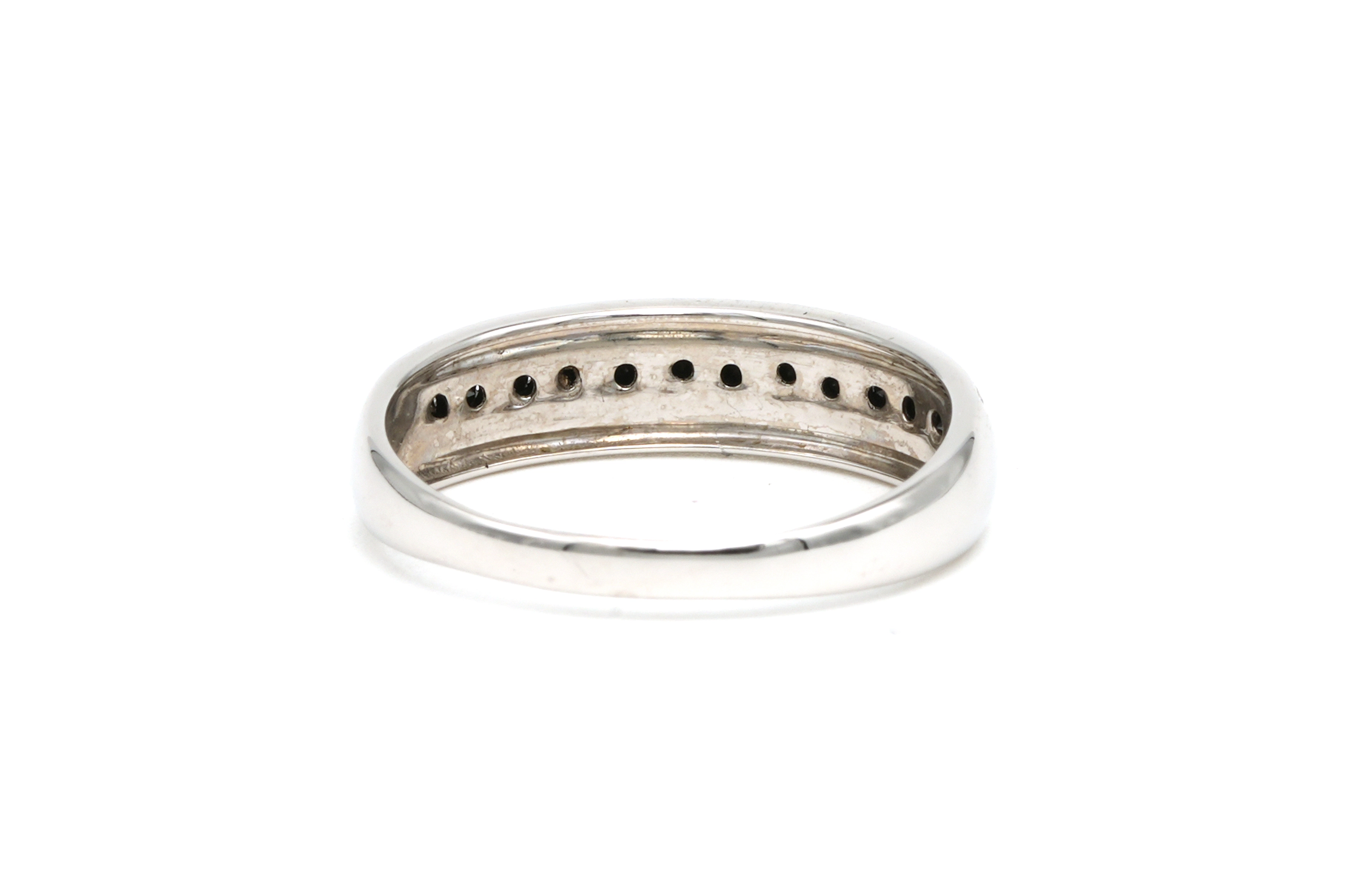 Bague contemporaine en or blanc 18 carats sertie de saphirs - 4