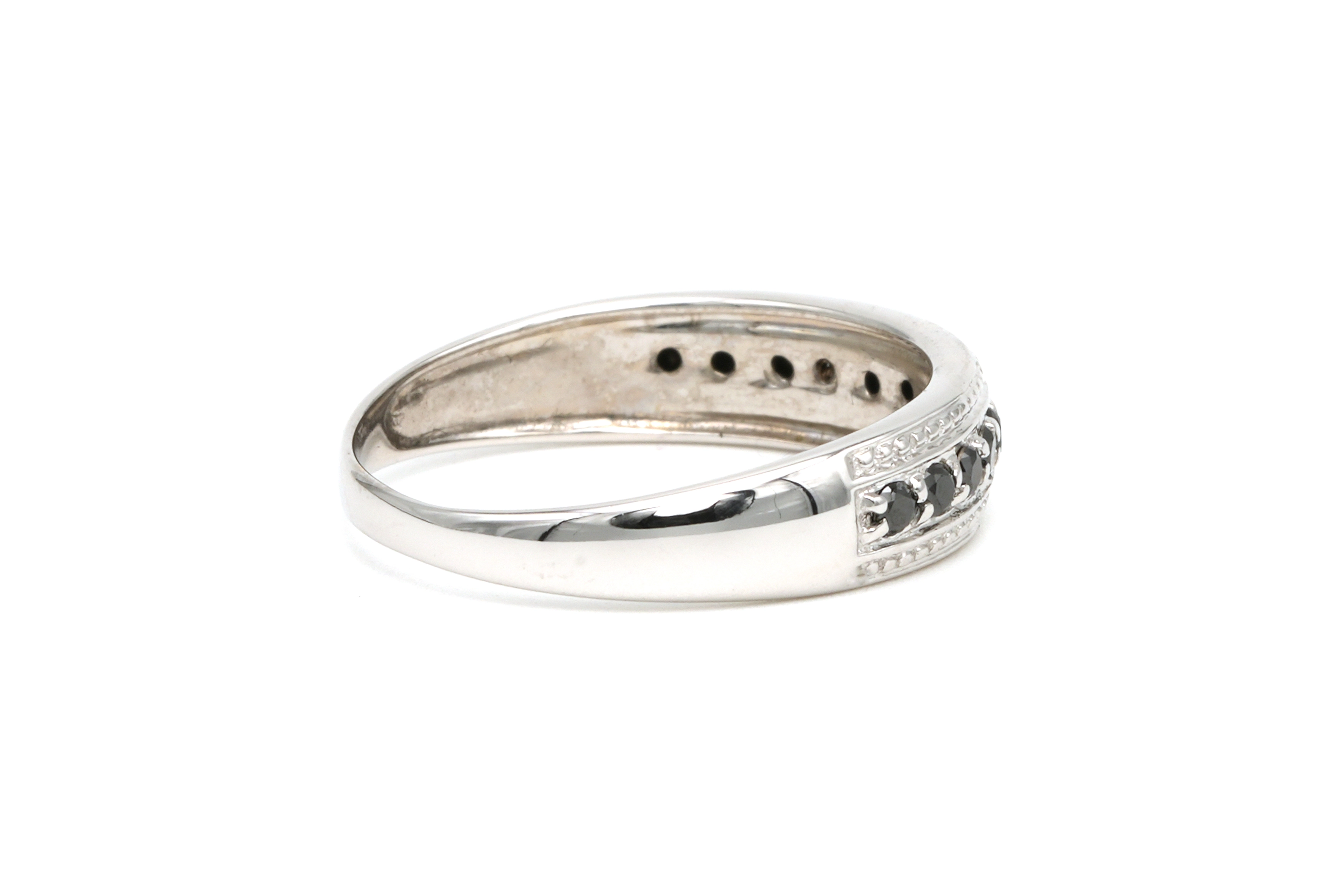 Bague contemporaine en or blanc 18 carats sertie de saphirs - 5