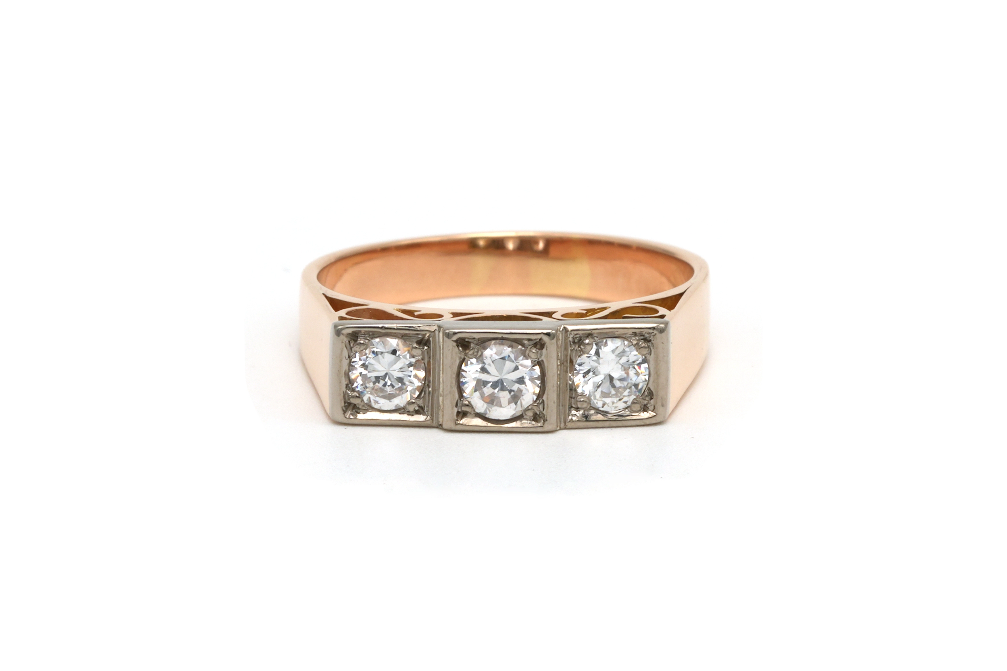 Bague Art Déco en or jaune et blanc 18 carats sertie de diamants "taille" brillant (+-0.48ct) - 1