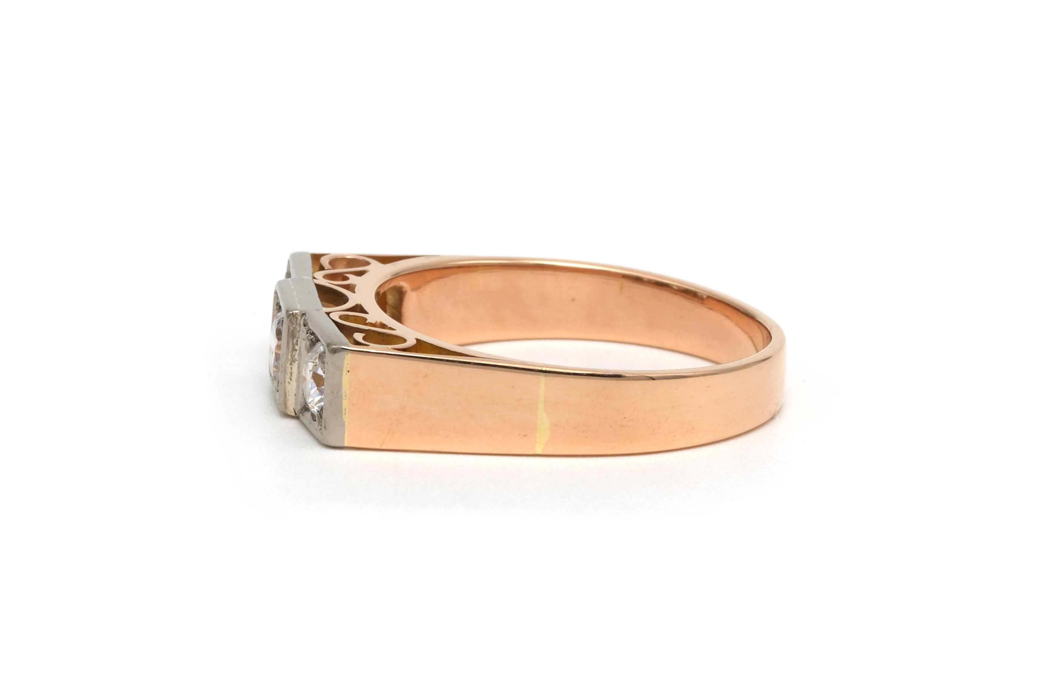 Bague Art Déco en or jaune et blanc 18 carats sertie de diamants "taille" brillant (+-0.48ct) - 3