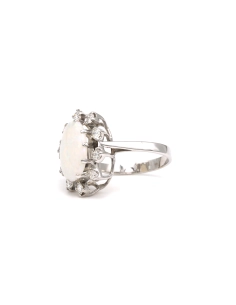 Bague contemporaine en or blanc 14 carats sertie d'une opale et de diamants "taille" brillant (+-0.6ct) - 2