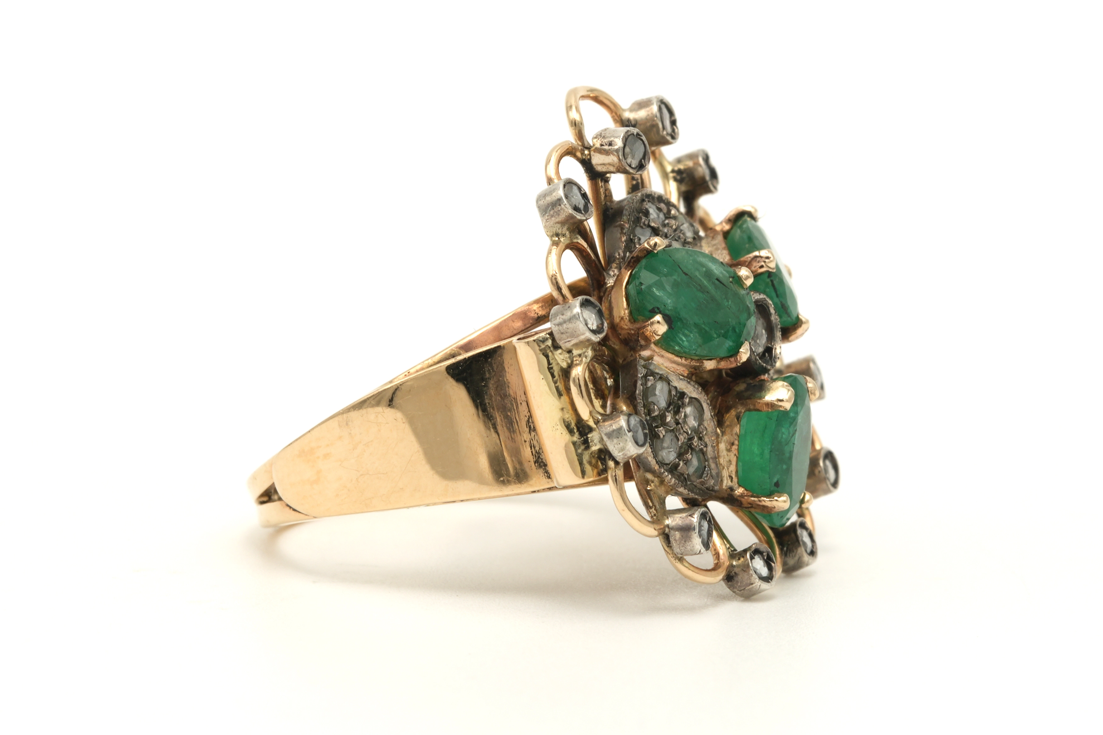 Bague Art Nouveau en or jaune 18 carats sertie d'émeraude et de diamants taille "rose" - 6