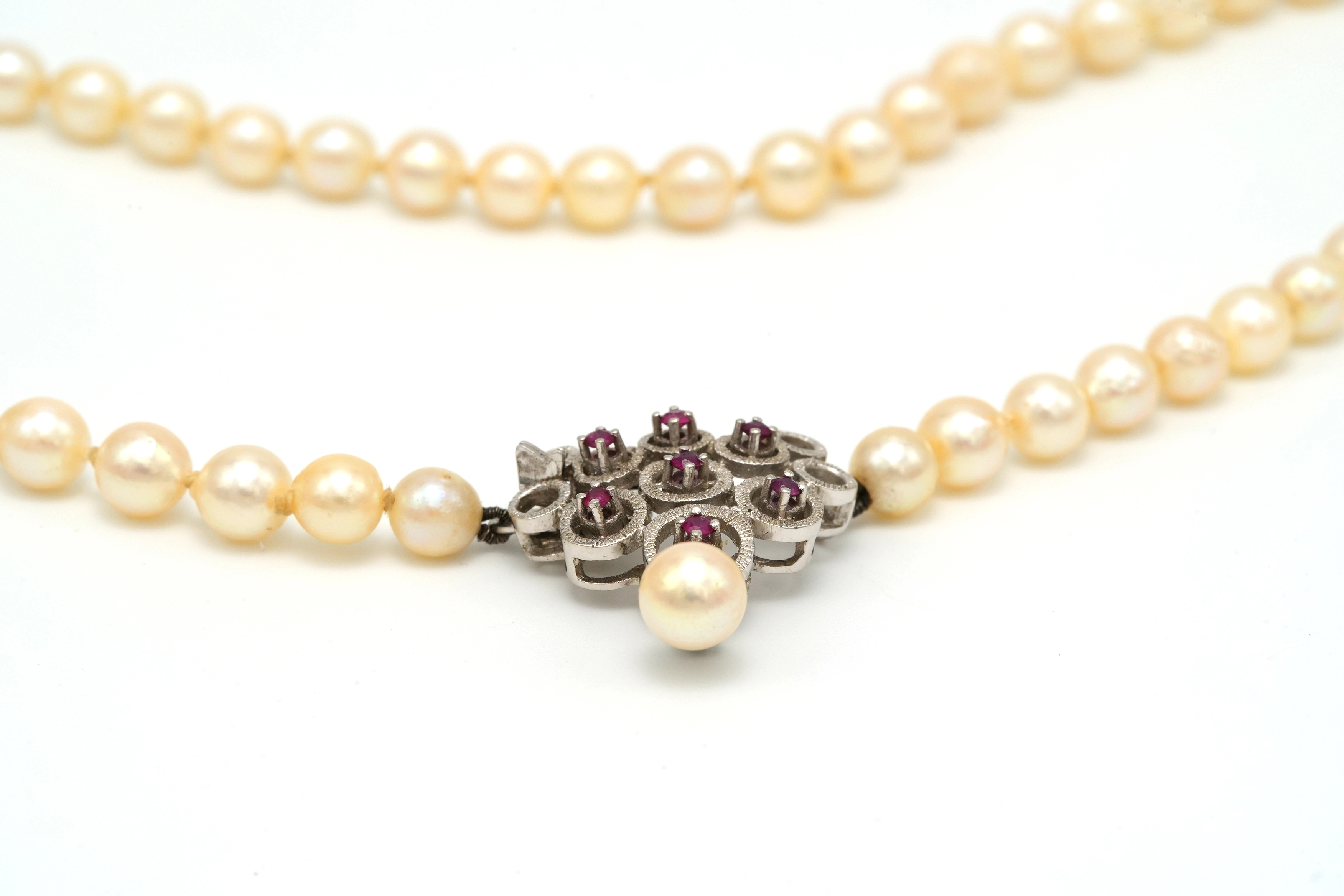 Collier Années 70 en or blanc 18 carats, perles et rubis - 9