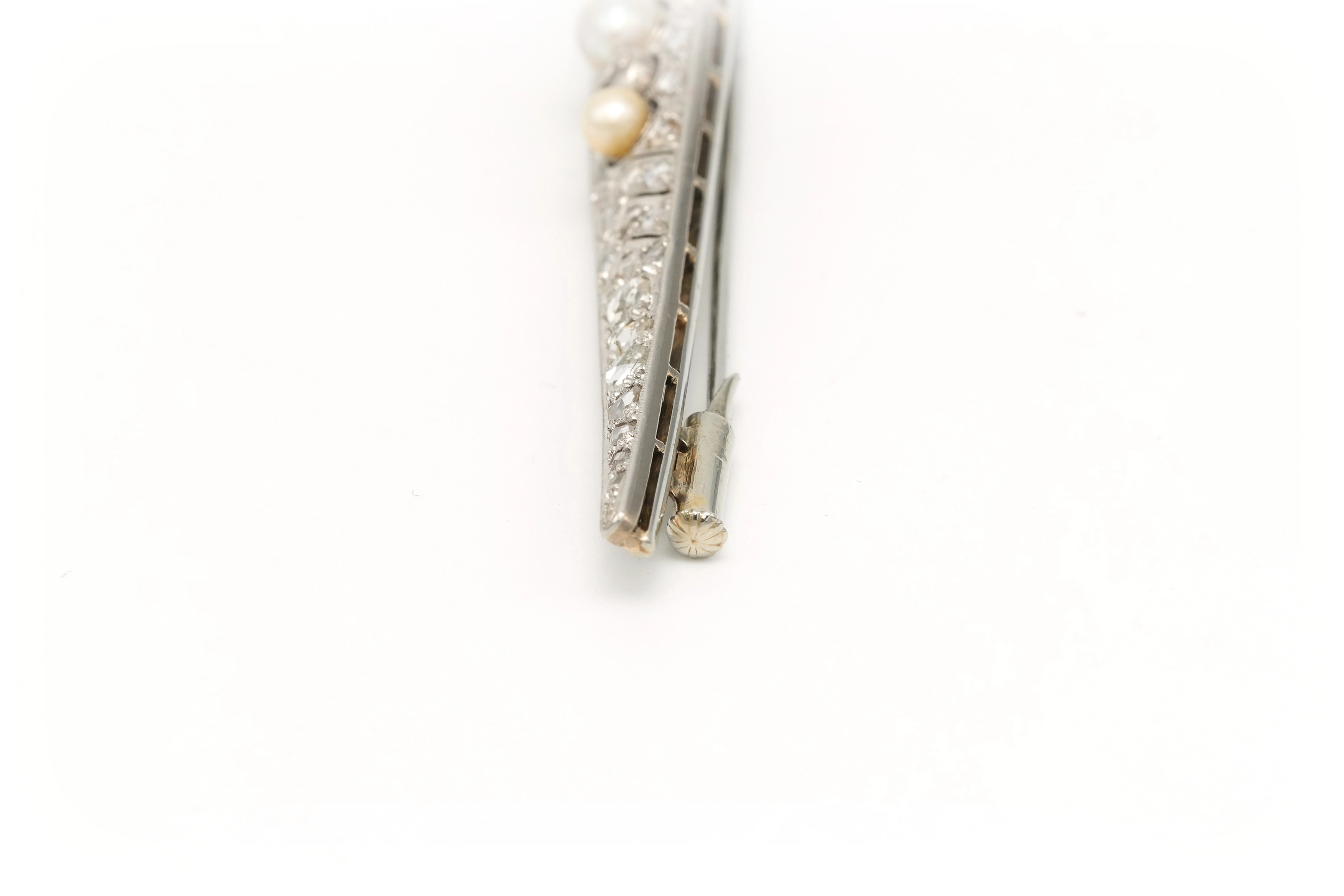 Broche Art Déco en or blanc 18 carats sertie de perles et de diamants - - 3