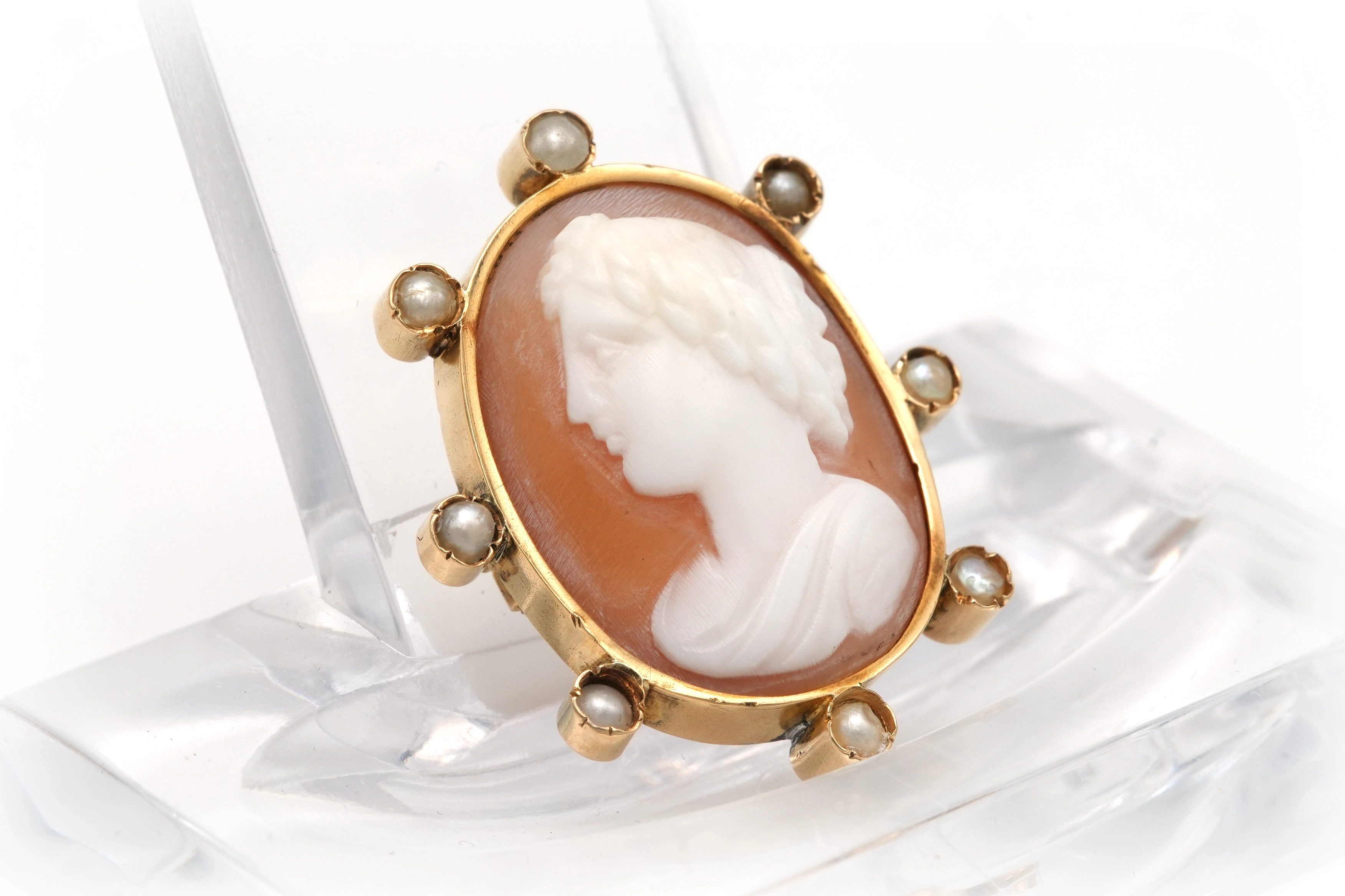 Broche Art Déco en or jaune 18 carats sertie d'un camée coquillage et de perles - - 5