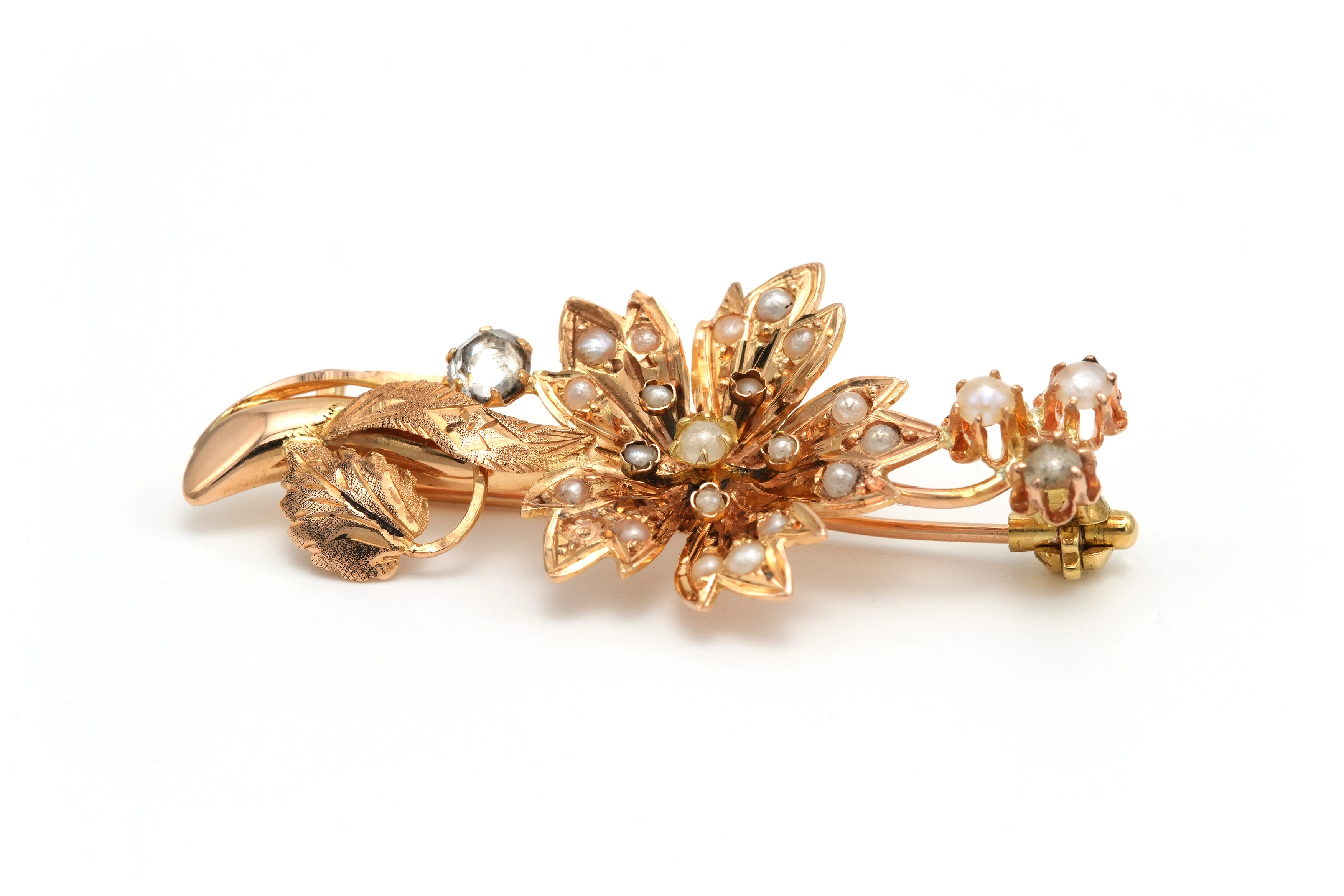 Broche Art Nouveau en or jaune 18 carats sertie de perles et de strass - 1