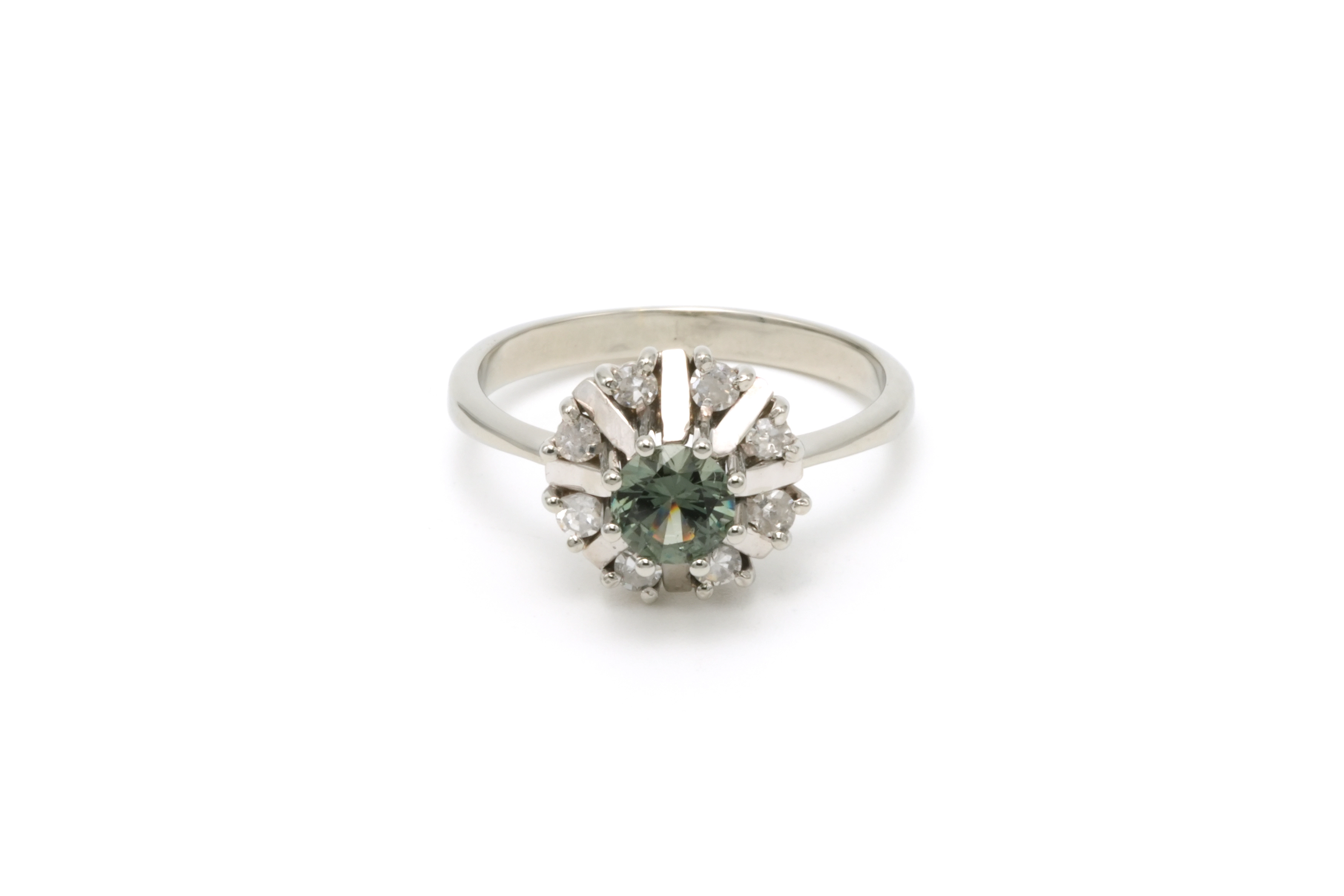Bague Années 50 en or blanc 18 carats sertie d'une tourmaline et de diamants "taille" 8/8 - - 1