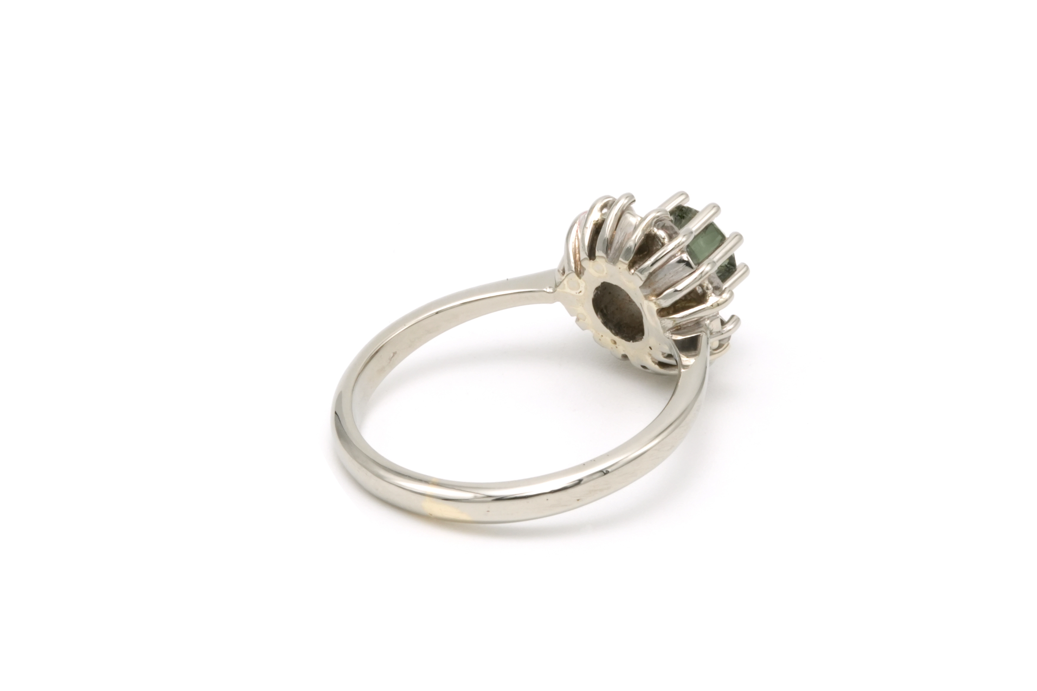 Bague Années 50 en or blanc 18 carats sertie d'une tourmaline et de diamants "taille" 8/8 - 5