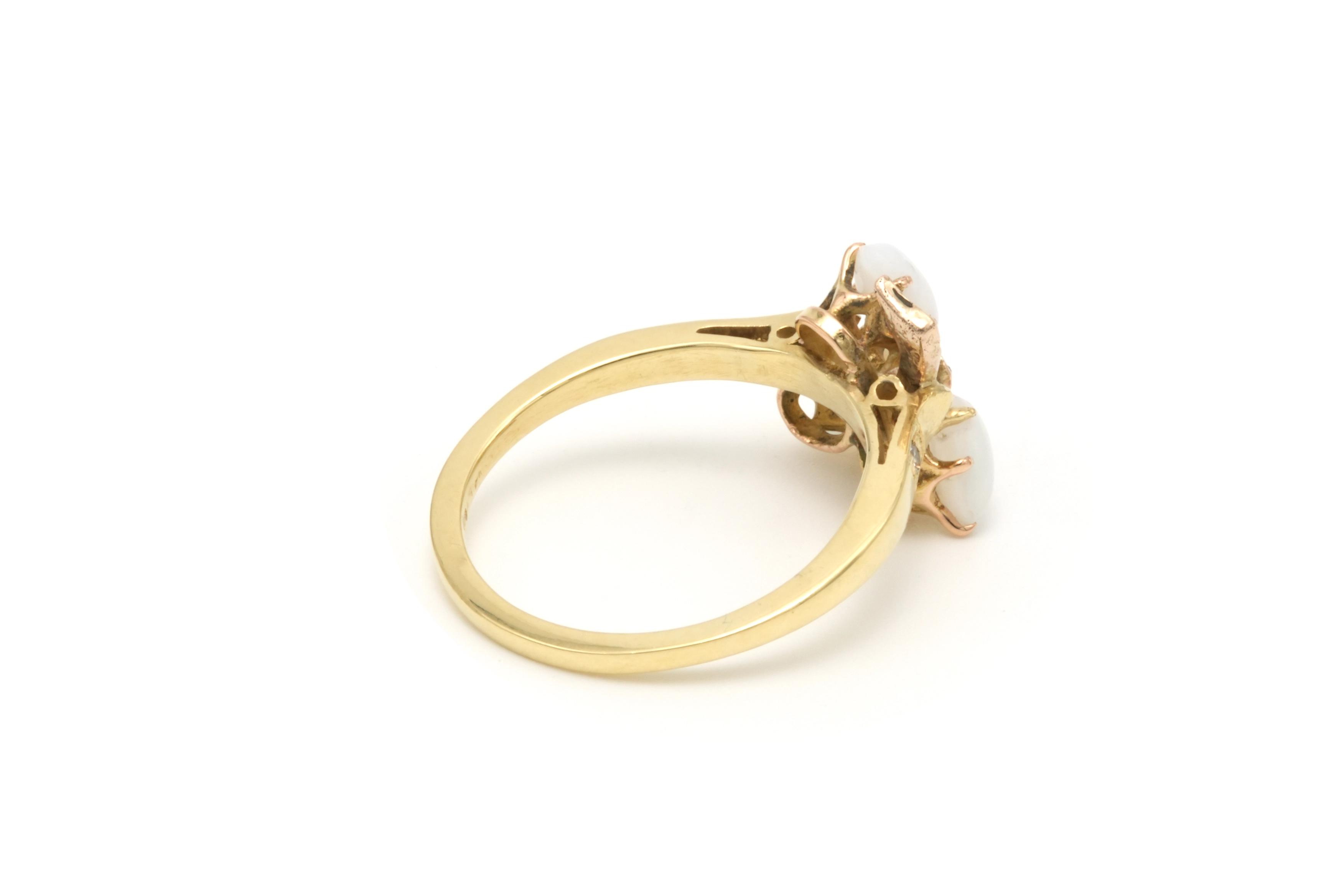 Bague Art Nouveau en or jaune 9 carats sertie d'opales et de diamants "taille" rose - 5