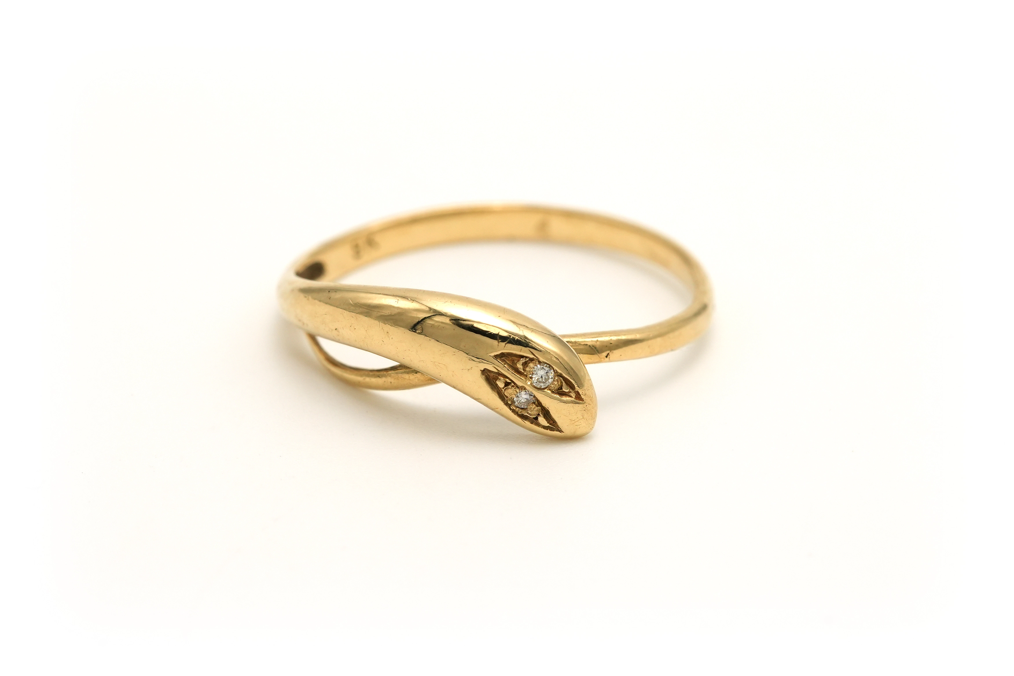 Bague contemporaine en or jaune 9 carats sertie de diamants - - 1
