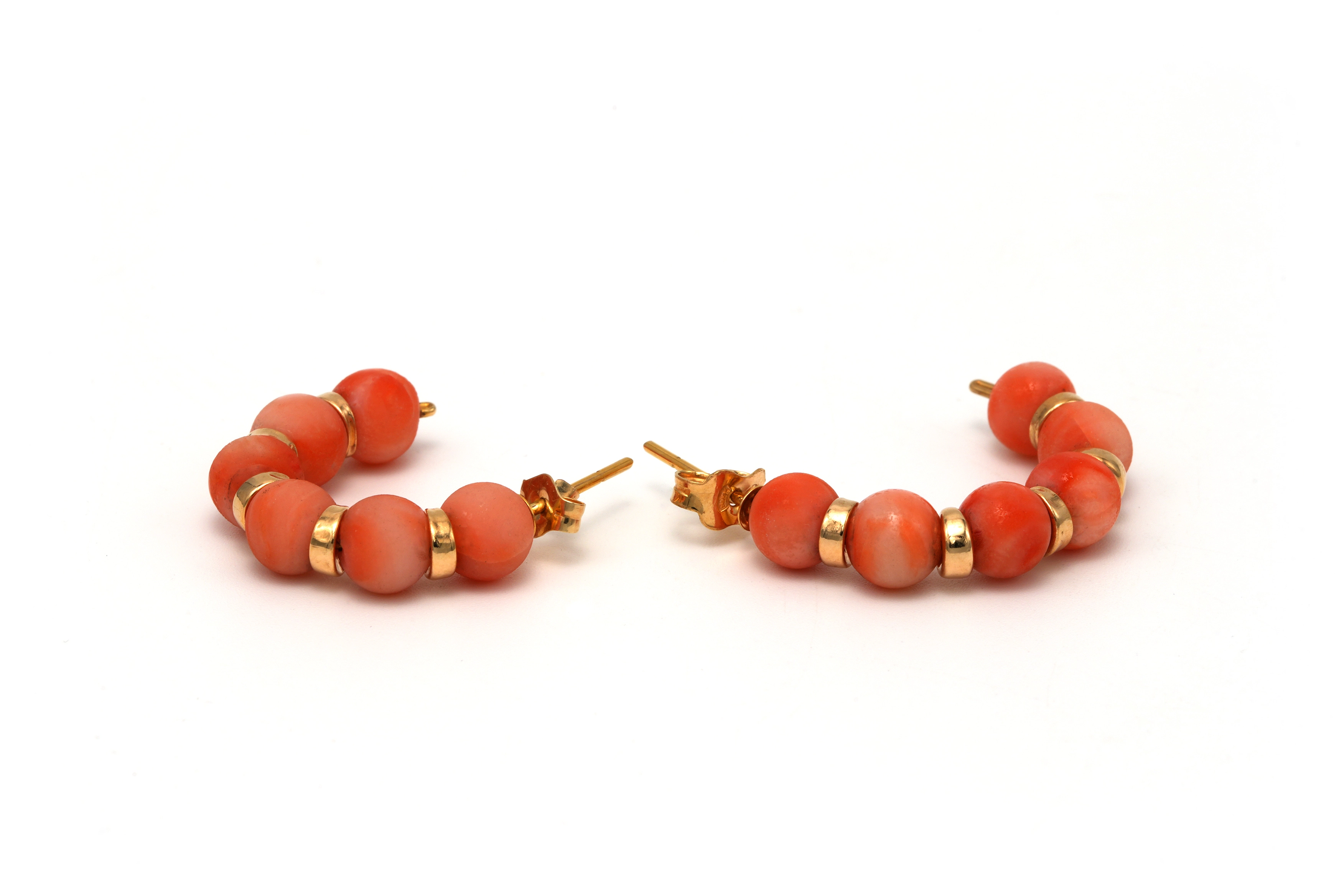 Boucles d'oreilles contemporaines en or jaune 9 carats et corail - - 1