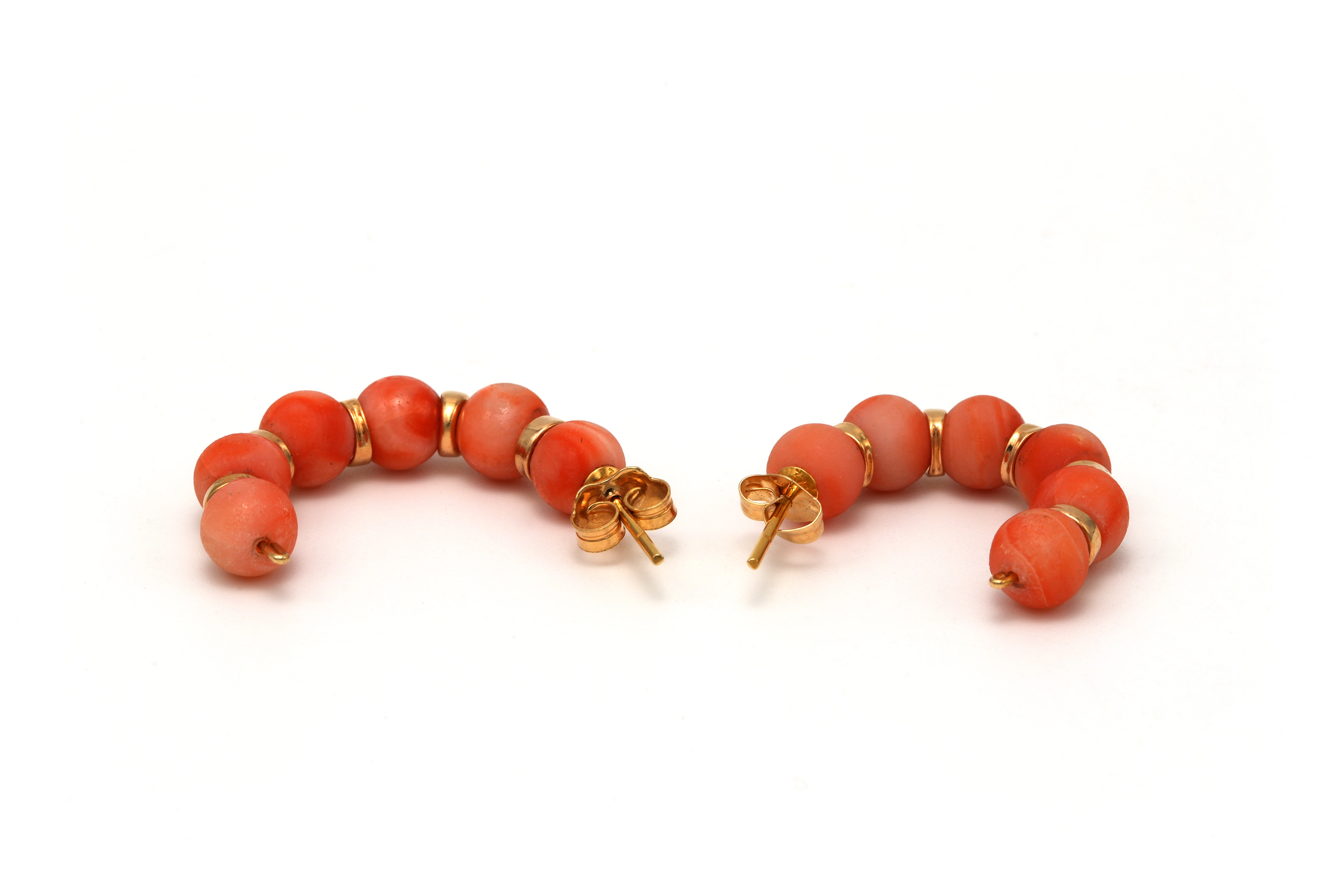 Boucles d'oreilles contemporaines en or jaune 9 carats et corail - - 2