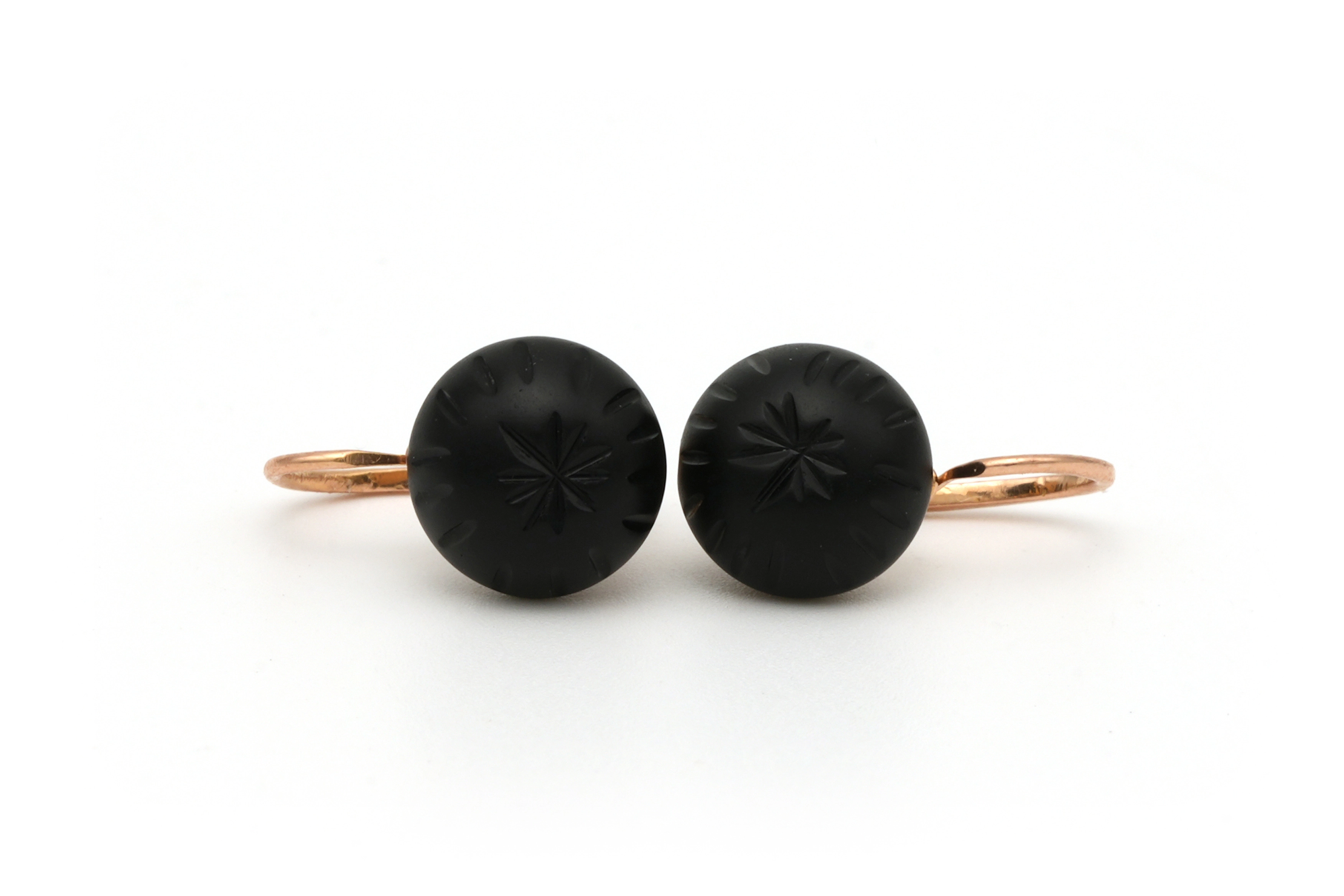 Boucles d'oreilles Napoléon III en or rose 18 carats serties de jais - 1