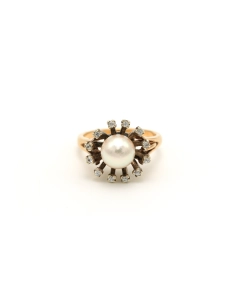 Bague entourage Années 70 en or jaune et blanc 9 carats sertie d'une perle et de saphirs blancs - 1