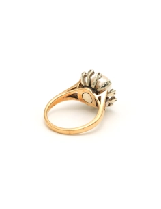 Bague entourage Années 70 en or jaune et blanc 9 carats sertie d'une perle et de saphirs blancs - 5