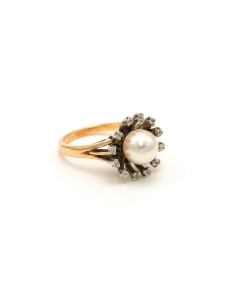 Bague entourage Années 70 en or jaune et blanc 9 carats sertie d'une perle et de saphirs blancs - 6