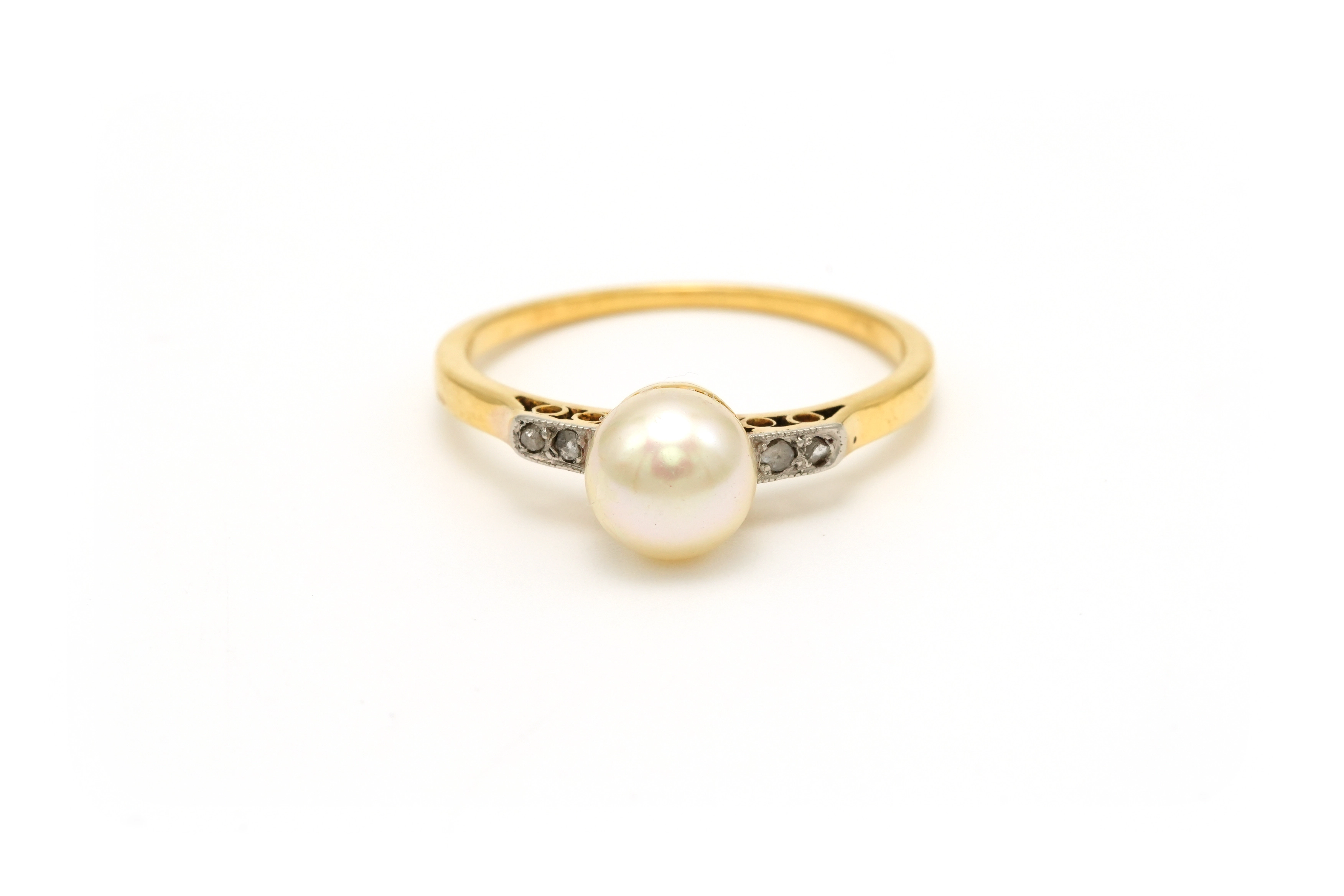 Bague Art Déco en or jaune 18 carats sertie d'une perle et de diamants - - 1