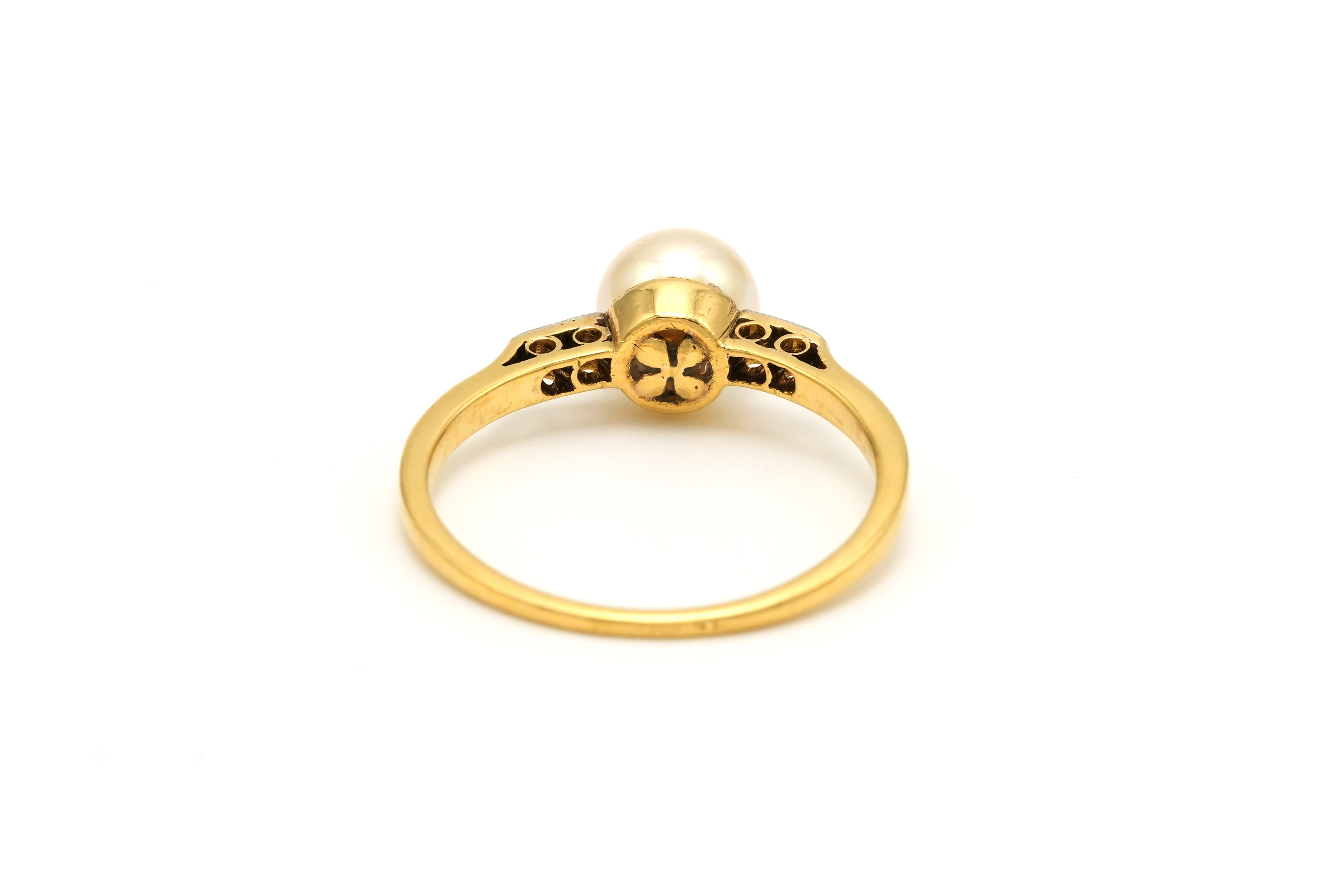 Bague Art Déco en or jaune 18 carats sertie d'une perle et de diamants - - 4
