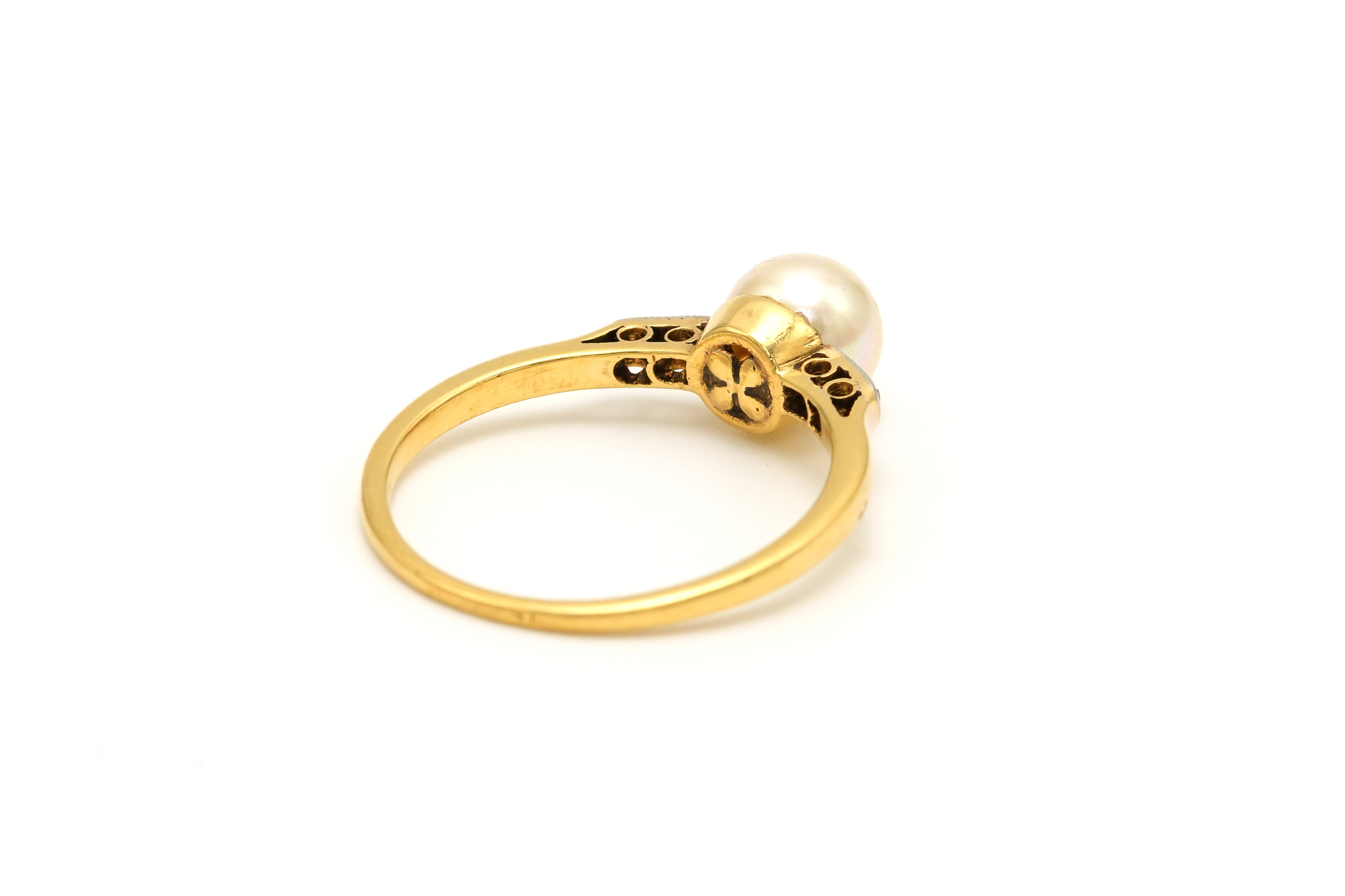 Bague Art Déco en or jaune 18 carats sertie d'une perle et de diamants - - 5