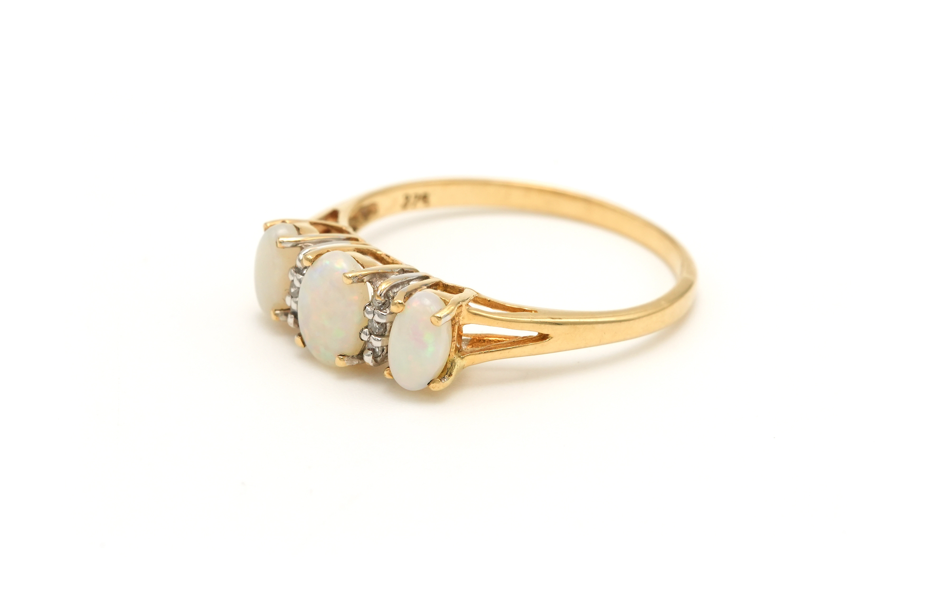 Bague contemporaine en or jaune 9 carats sertie d'opales et de diamants - - 2
