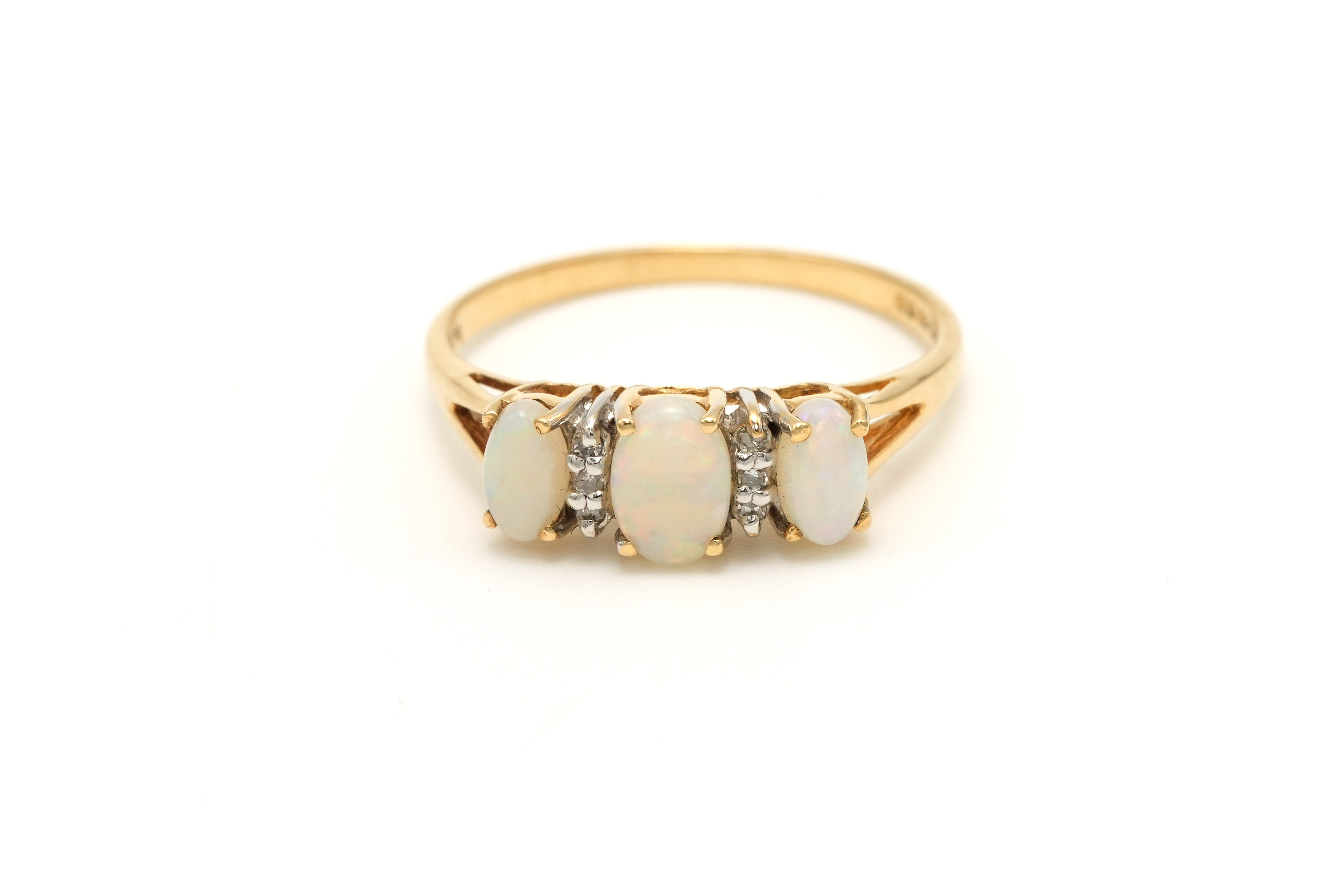 Bague contemporaine en or jaune 9 carats sertie d'opales et de diamants - - 1