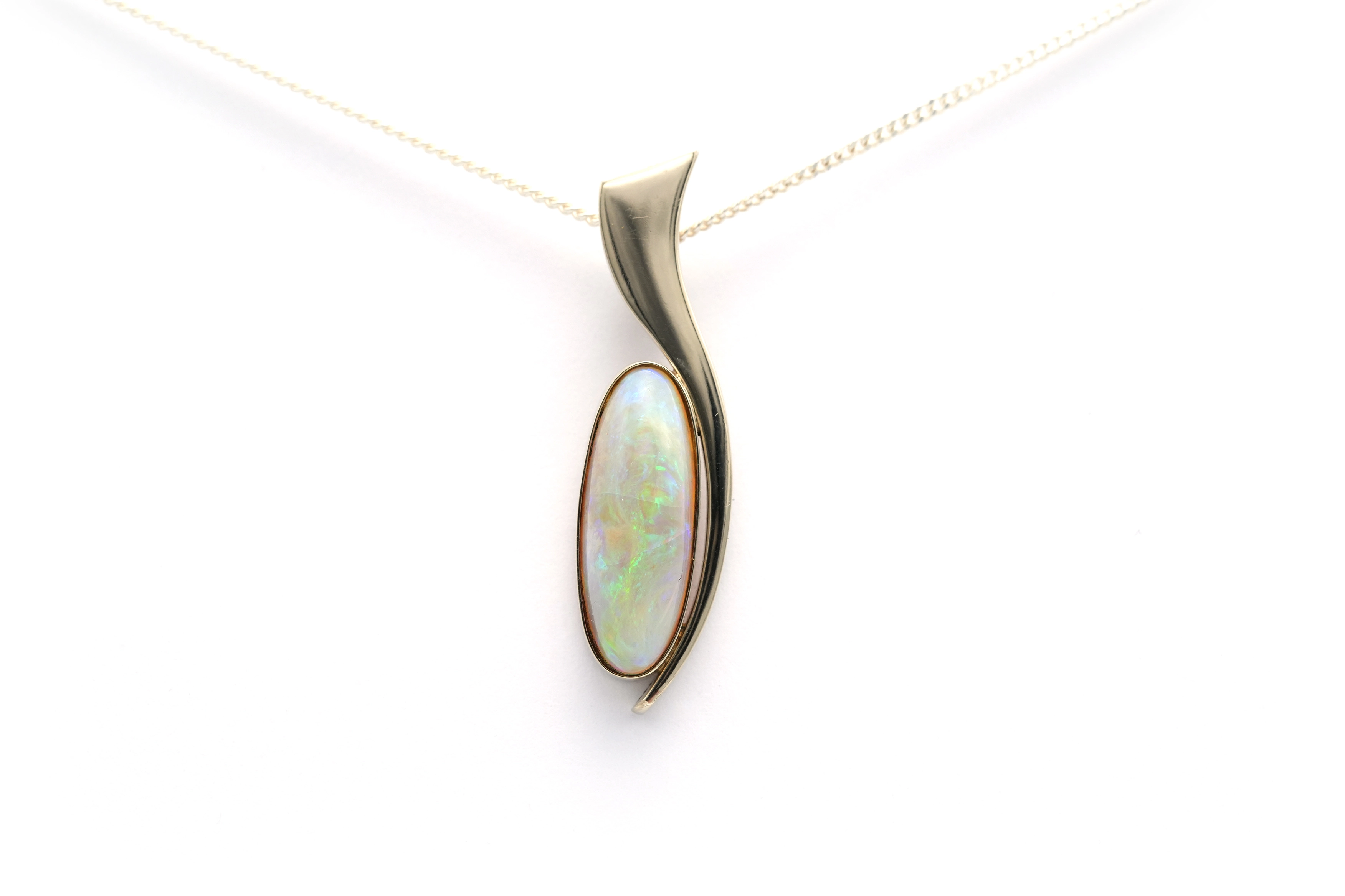 Pendentif Années 70 en or blanc 14 carats serti d'une opale - 1