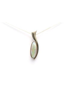 Pendentif Années 70 en or blanc 14 carats serti d'une opale - 1