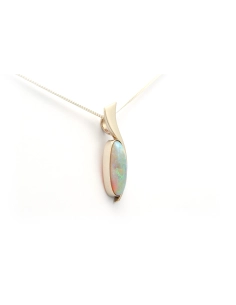 Pendentif Années 70 en or blanc 14 carats serti d'une opale - 3