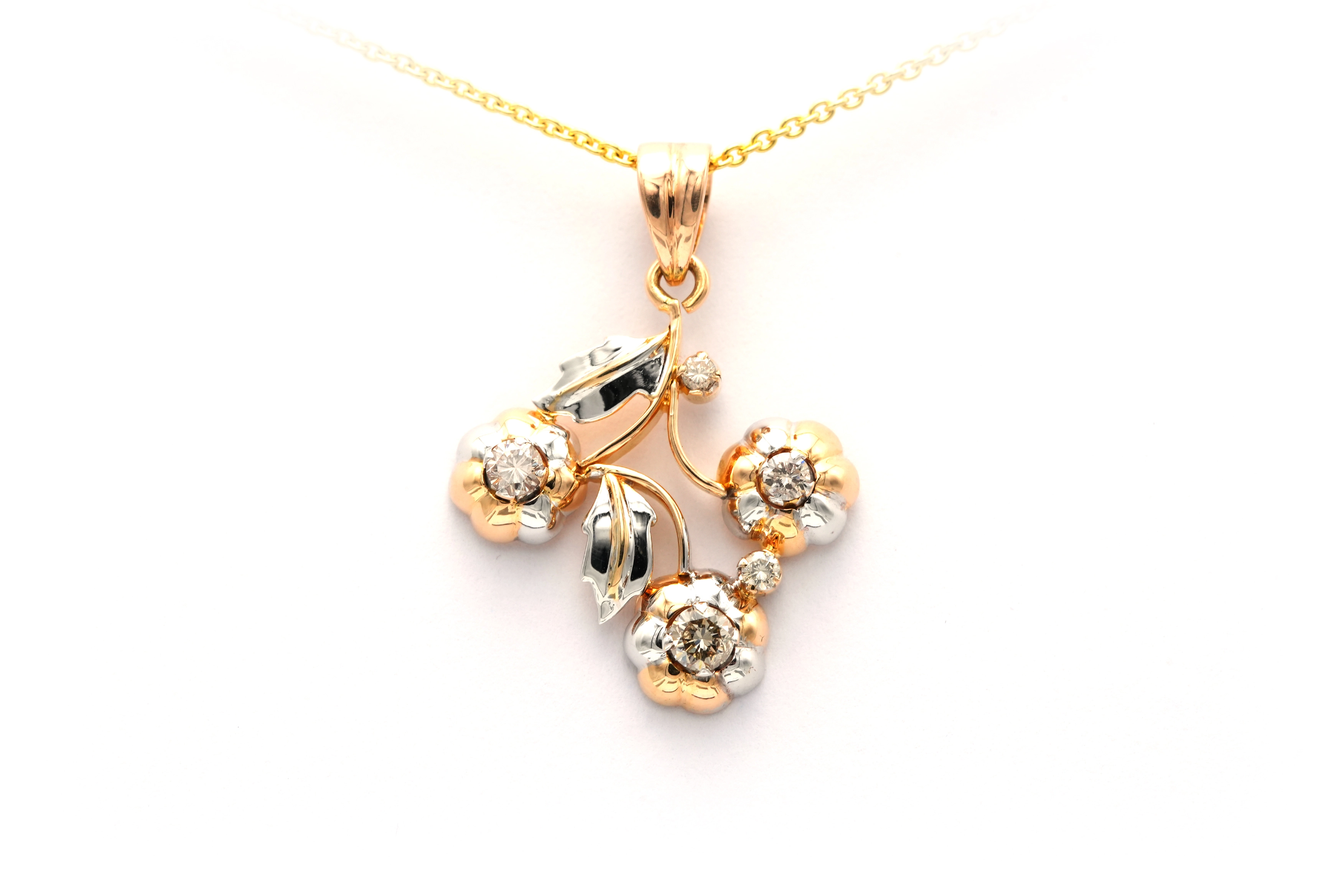 Pendentif Art Nouveau en or blanc et rose 18 carats serti de diamants - 1