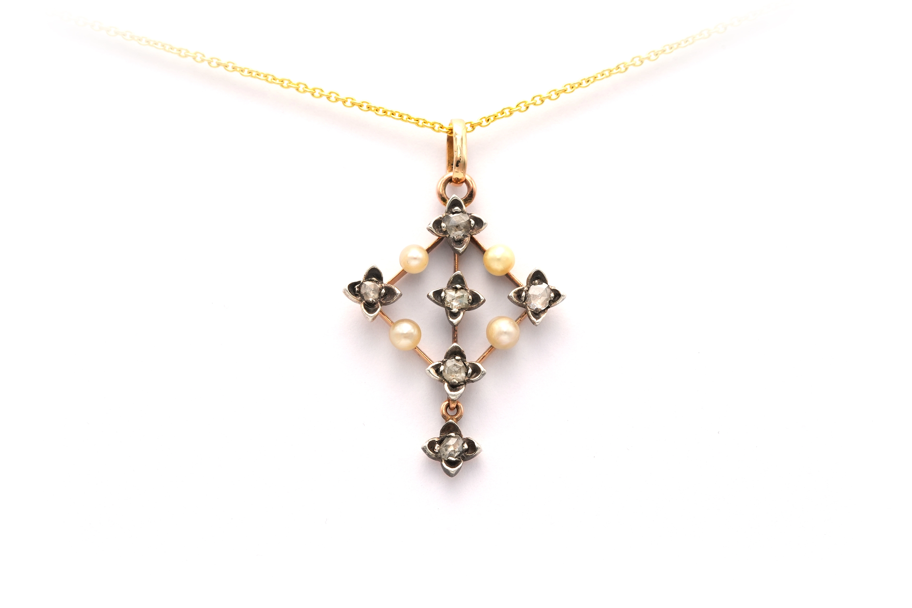 Pendentif Art Nouveau en or jaune et blanc 18 carats serti de perles et de diamants " taille rose" - 1