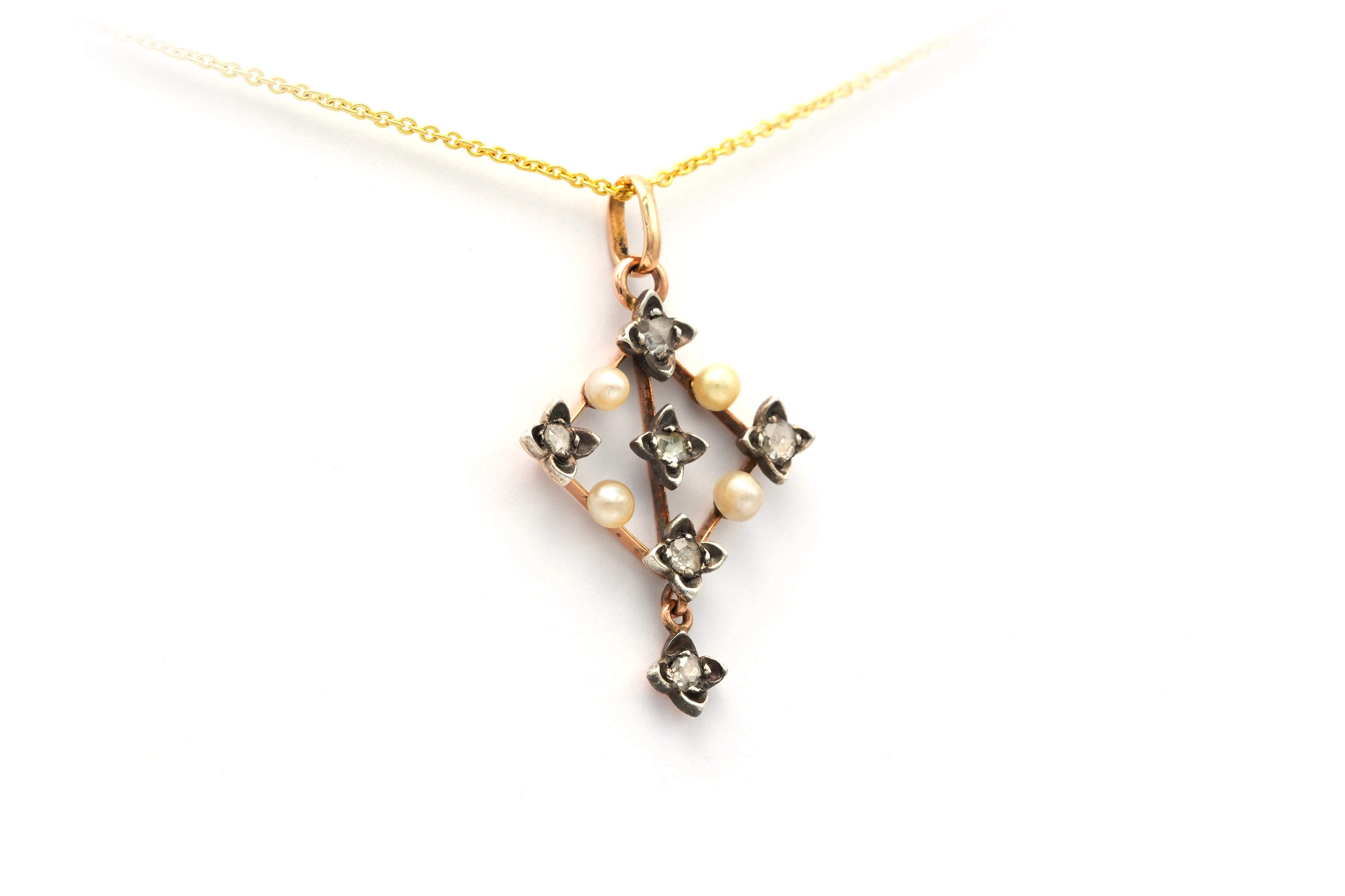 Pendentif Art Nouveau en or jaune et blanc 18 carats serti de perles et de diamants " taille rose" - 3