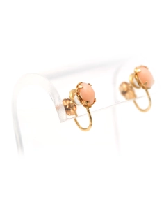 Boucles d'oreilles contemporaines en or jaune 14 carats serties de corail - 7