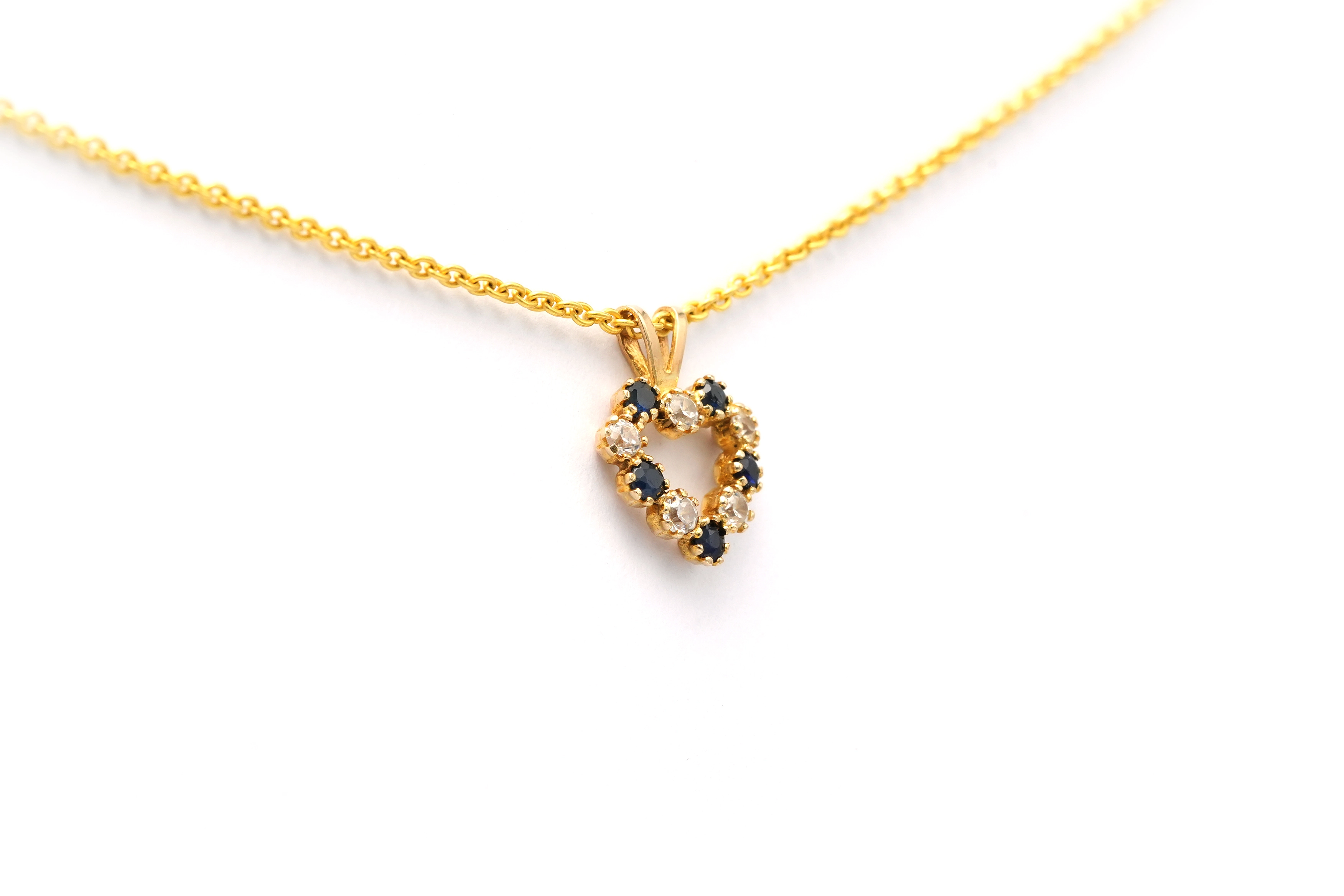 Pendentif contemporain en or jaune 9 carats serti de saphirs naturels et de zirconiums - 3